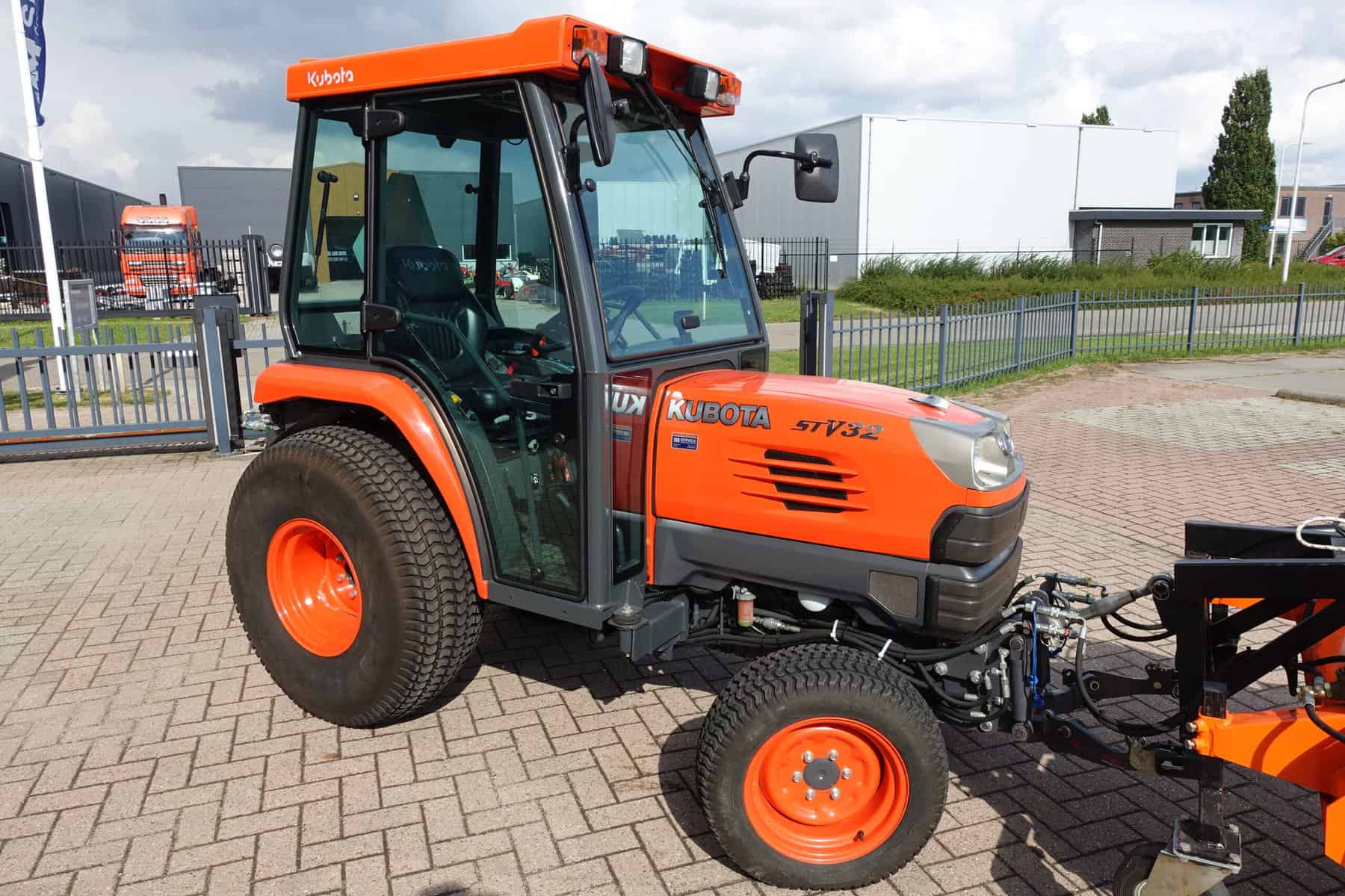 Kubota STV32 4wd HST - Afbeelding 2