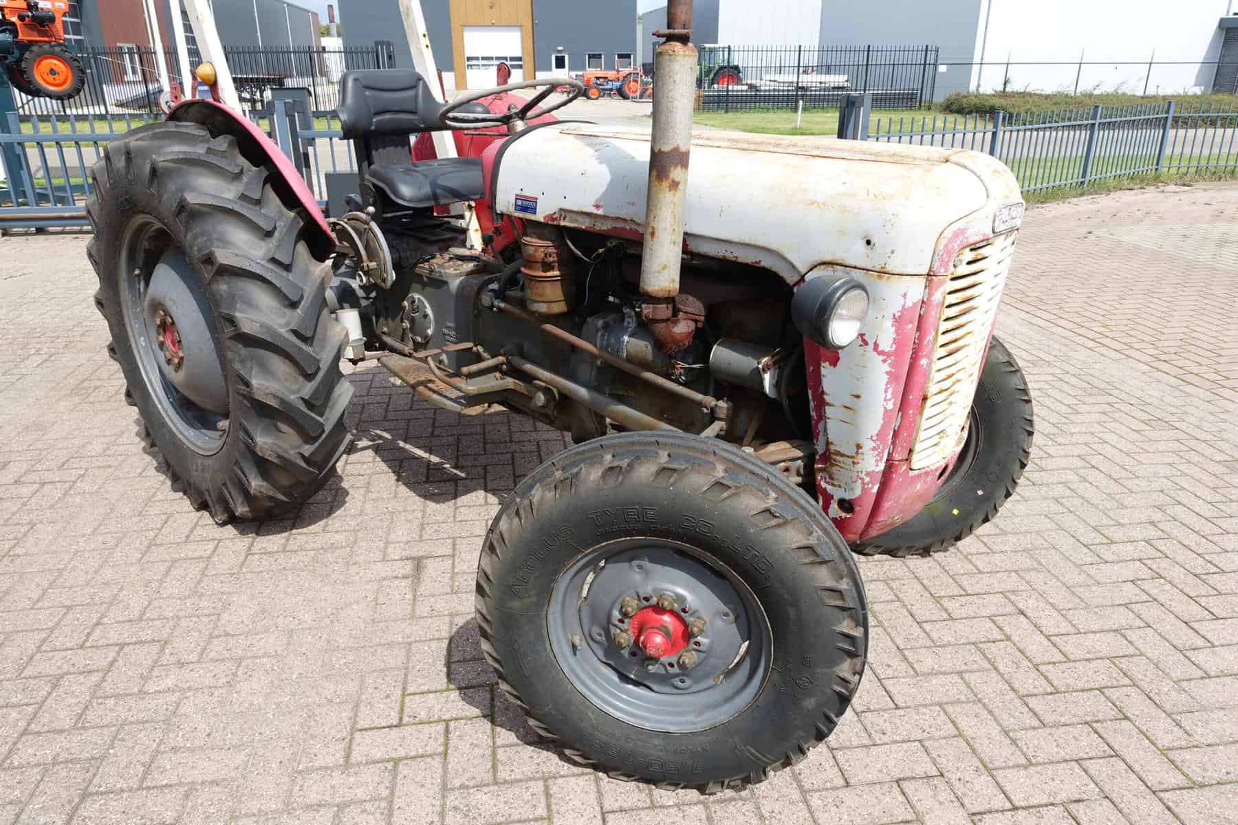 MF35 2wd - Afbeelding 2