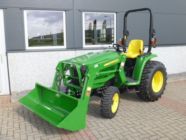 John Deere 3036e