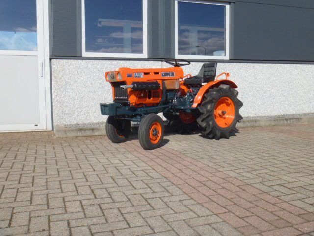 Kubota B7001 2wd - Afbeelding 16
