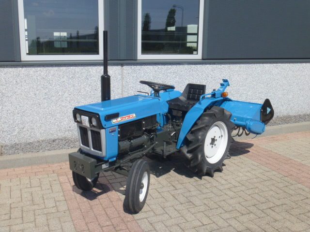 Mitsubishi D1500 2wd