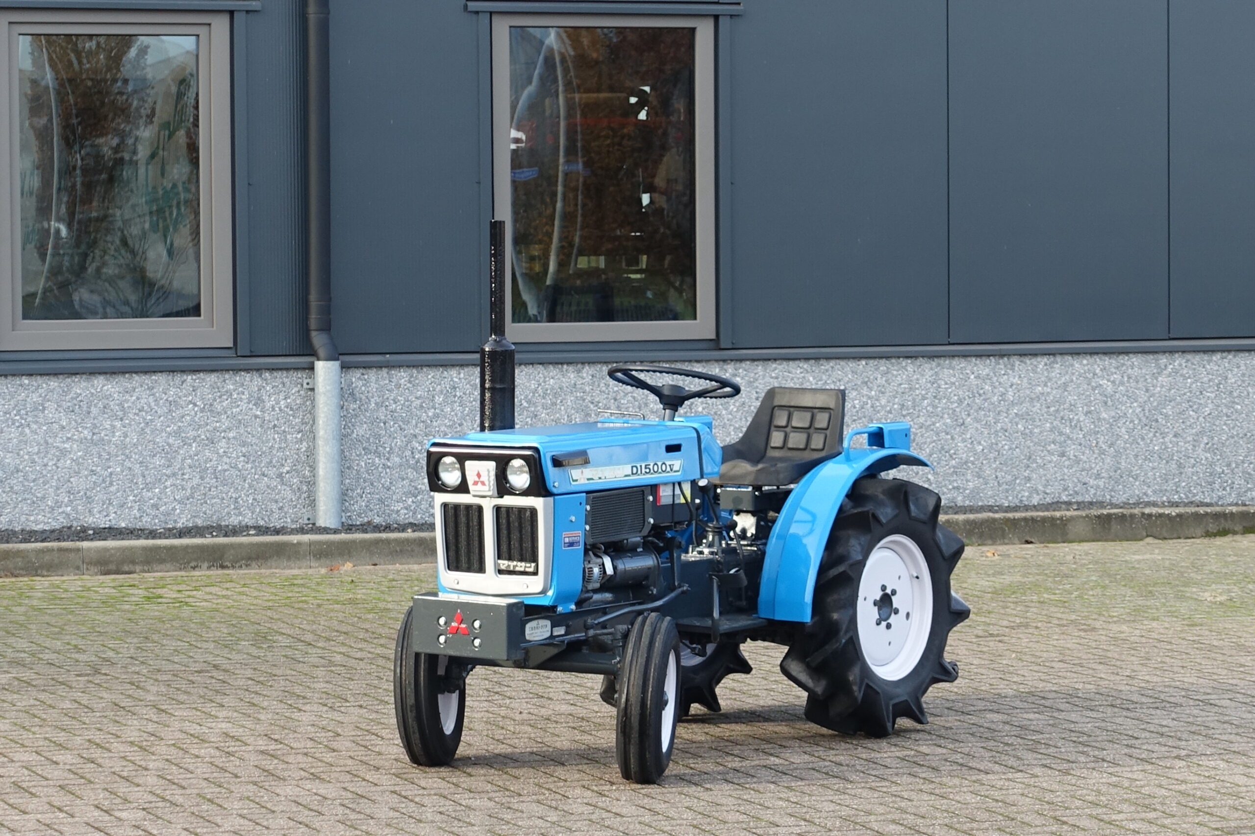 Mitsubishi D1500 2wd