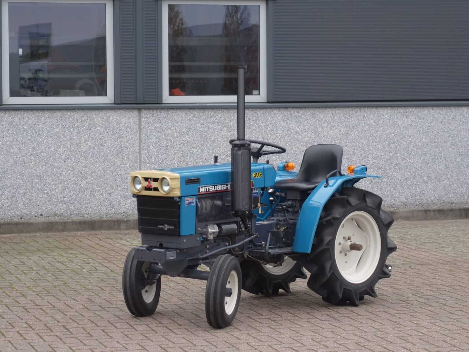 Mitsubishi D1550 2wd