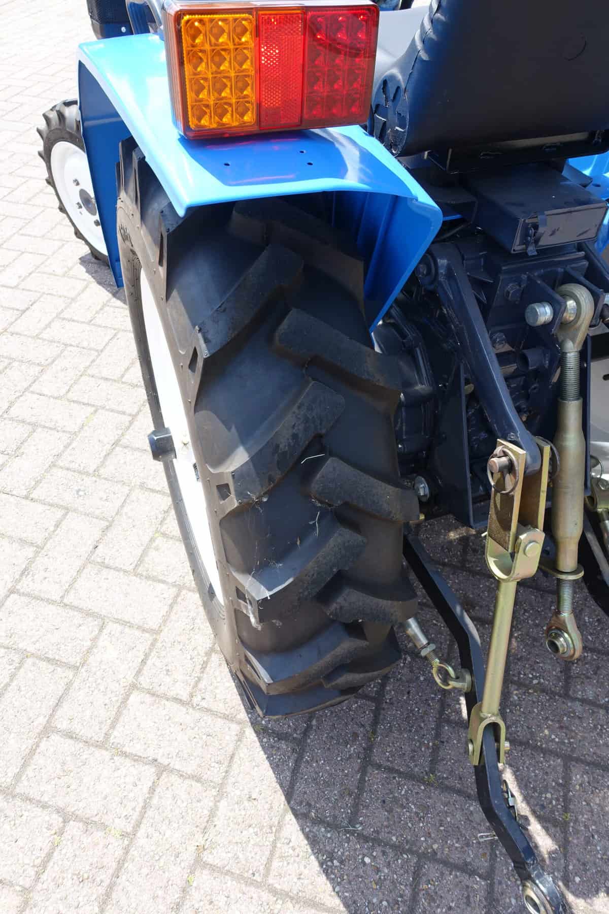 Mitsubishi D1550 4wd - Afbeelding 16