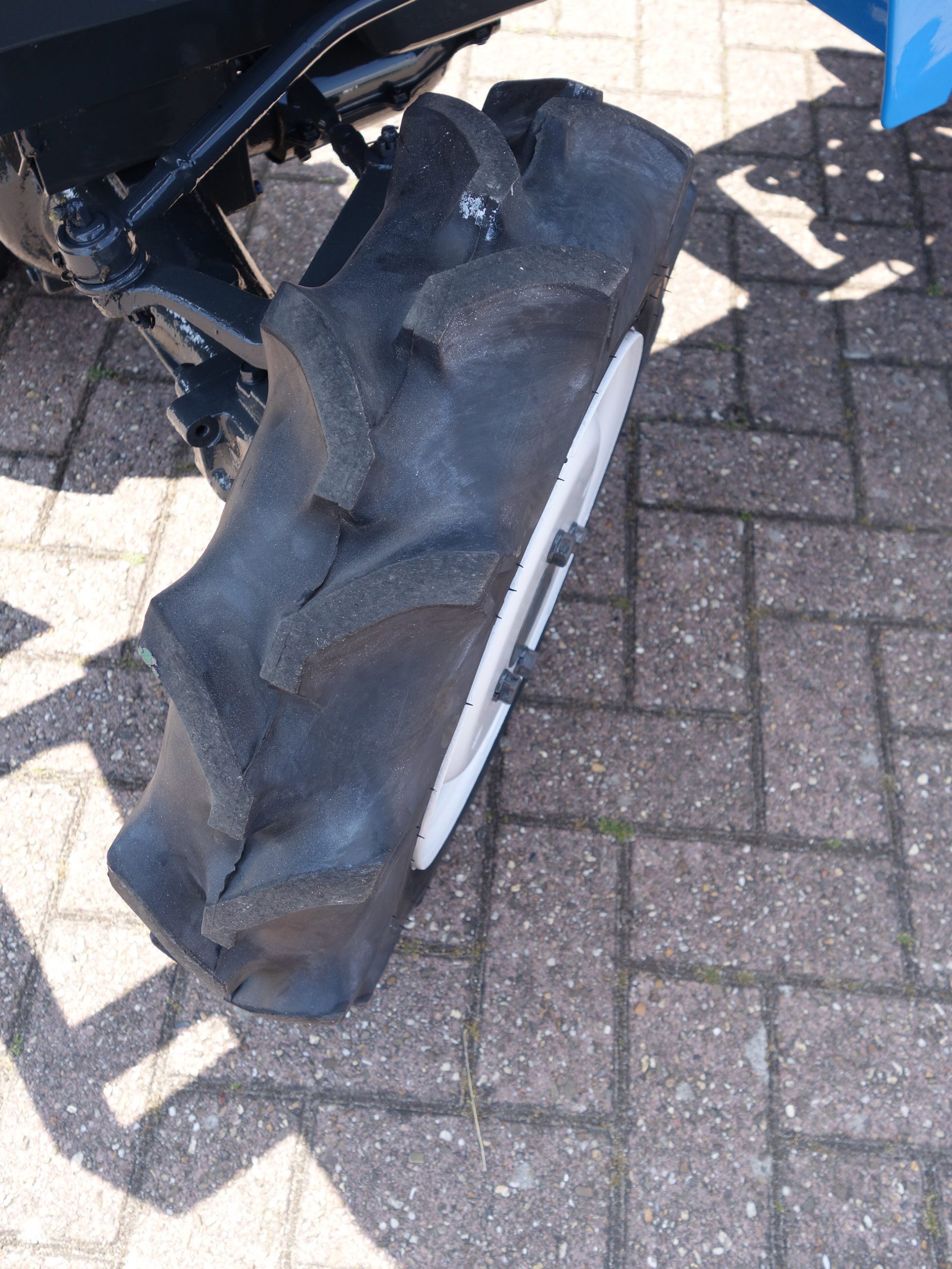 Mitsubishi MT1401 4wd - Afbeelding 16