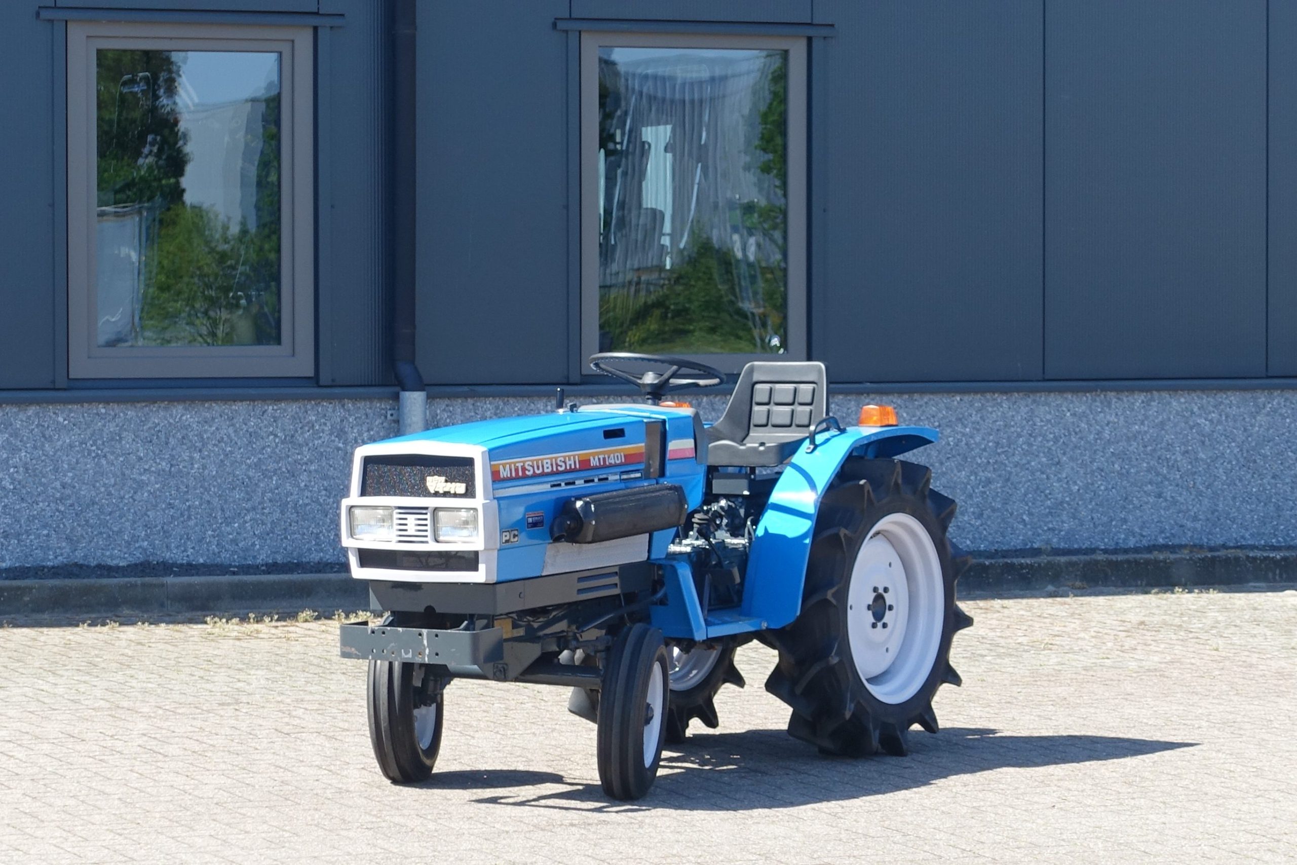 Mitsubishi MT1401 2wd