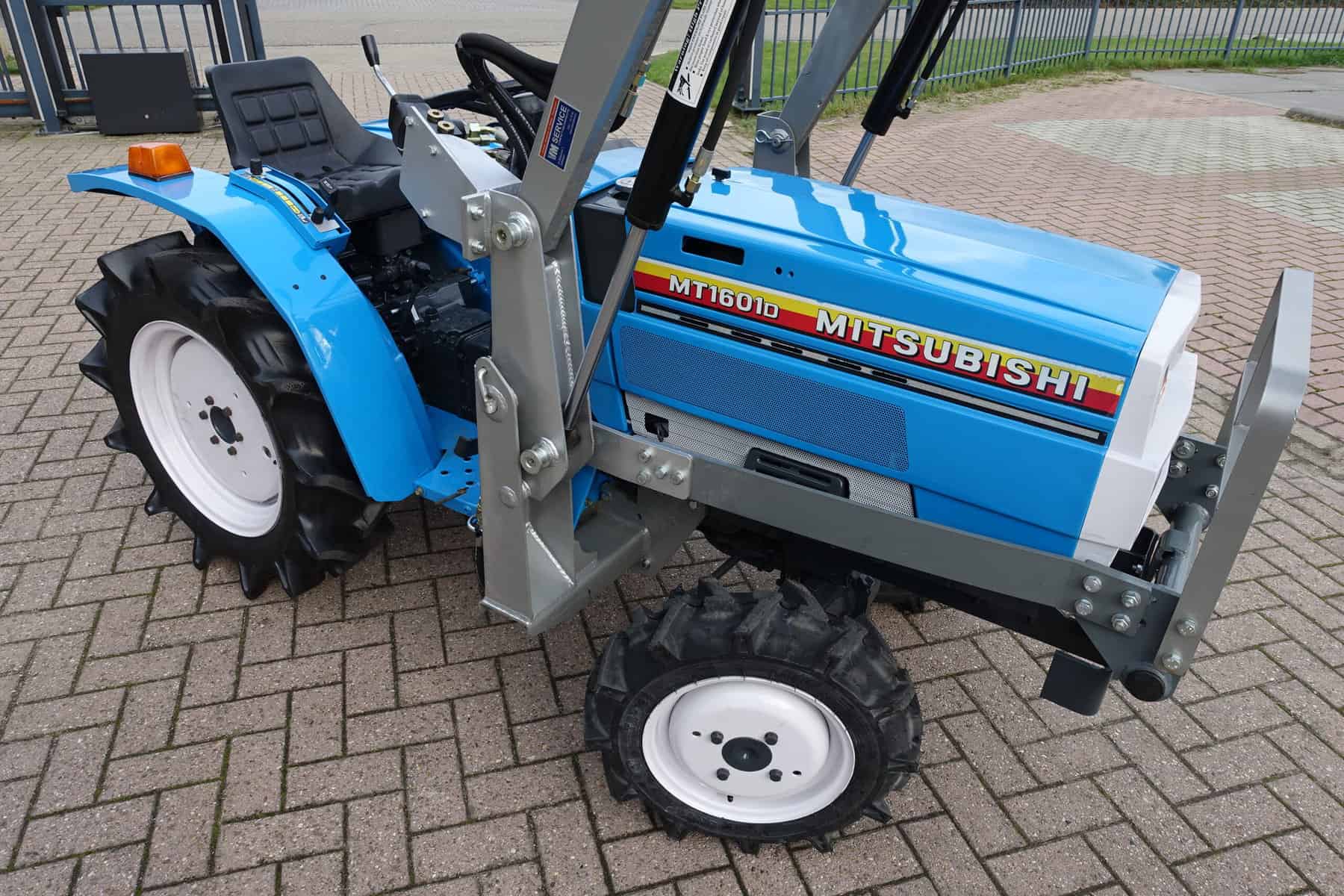 Mitsubishi MT1601 4wd - Afbeelding 2