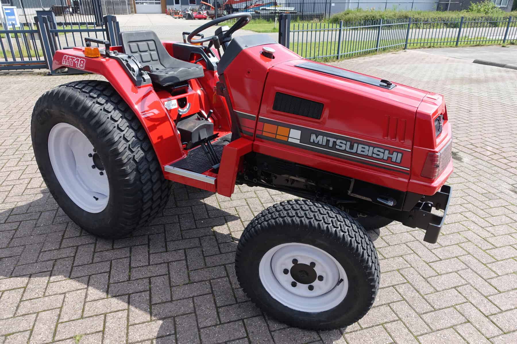 Mitsubishi MT18 4wd - Afbeelding 2