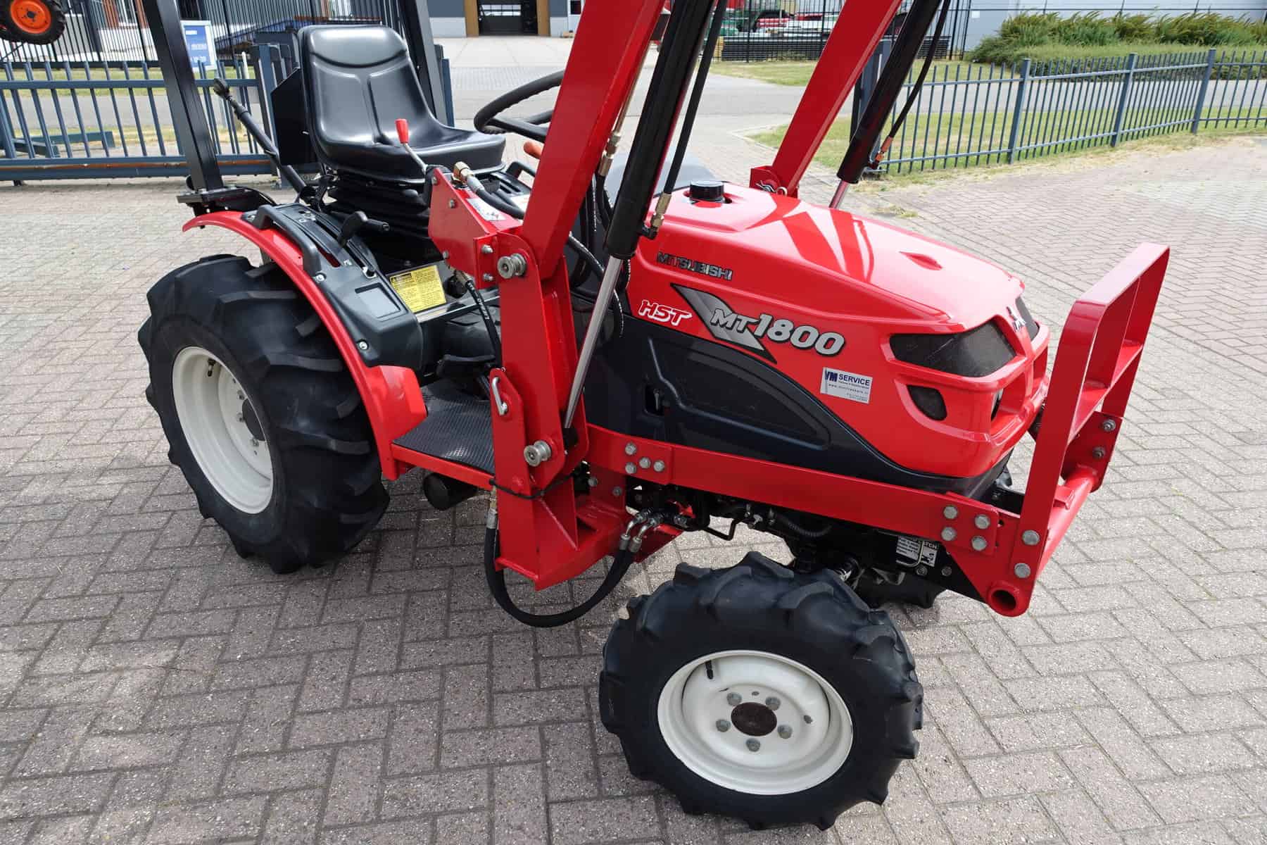 Mitsubishi MT1800 4wd HST - Afbeelding 2