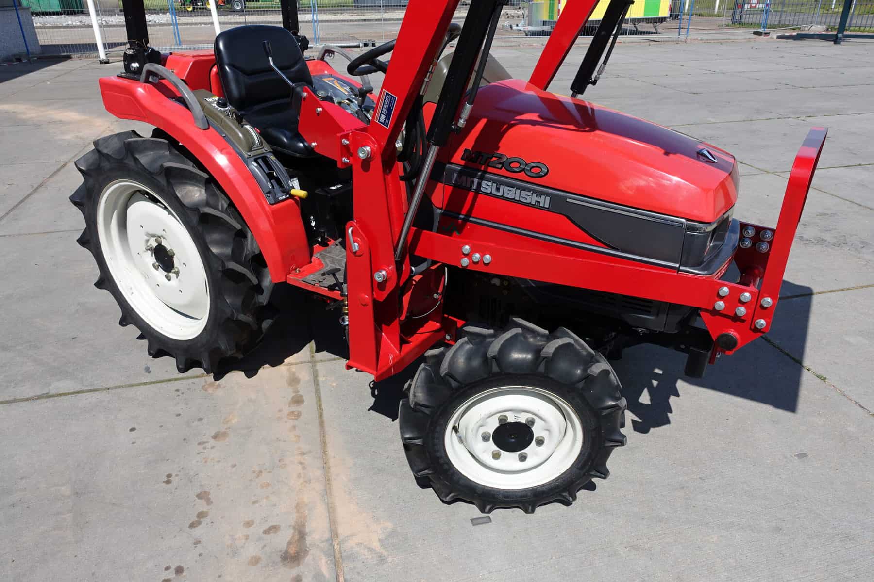 Mitsubishi MT200 4wd - Afbeelding 2