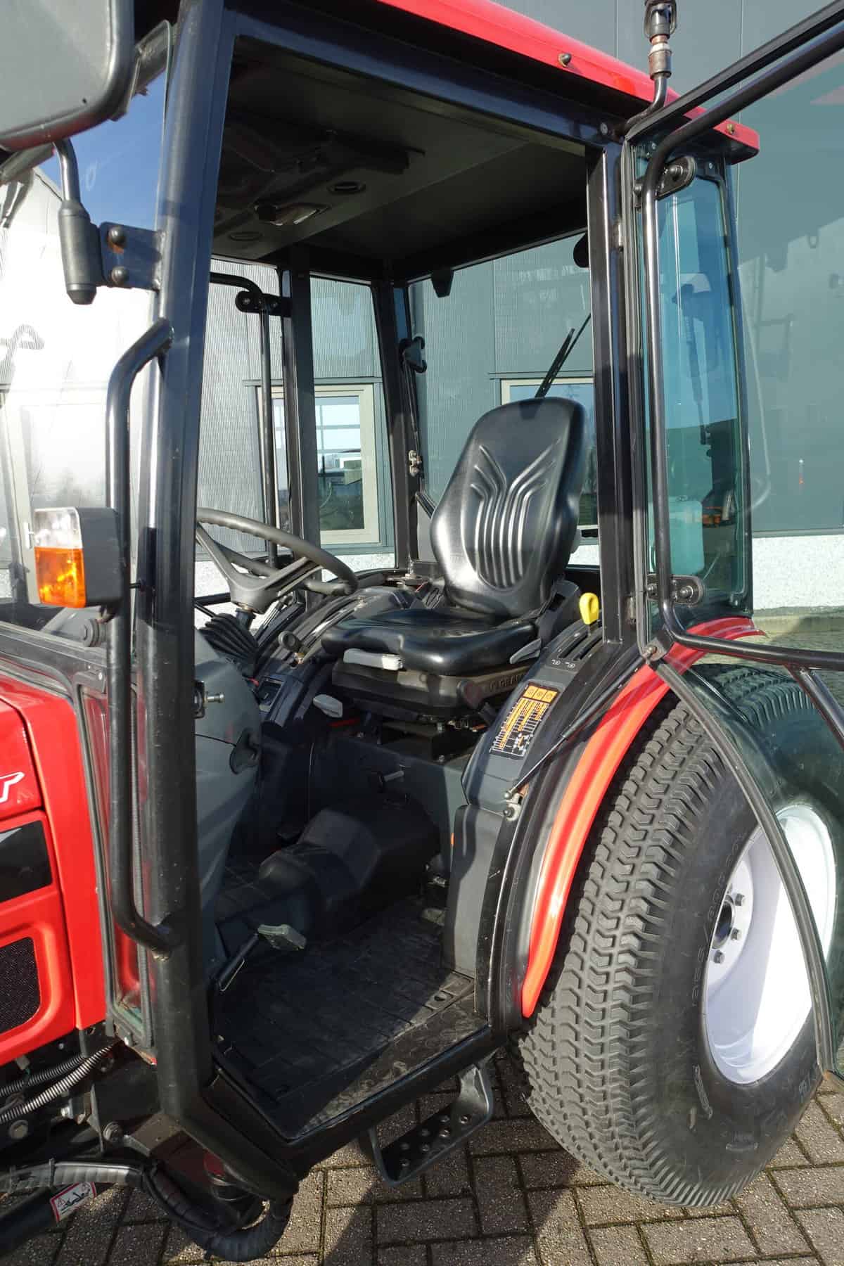 Mitsubishi MT36 4wd HST - Afbeelding 12