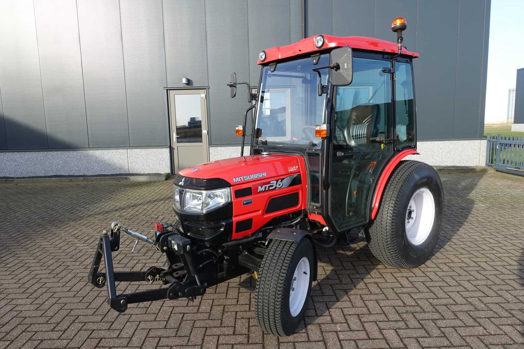 Mitsubishi MT36 4wd HST - Afbeelding 3