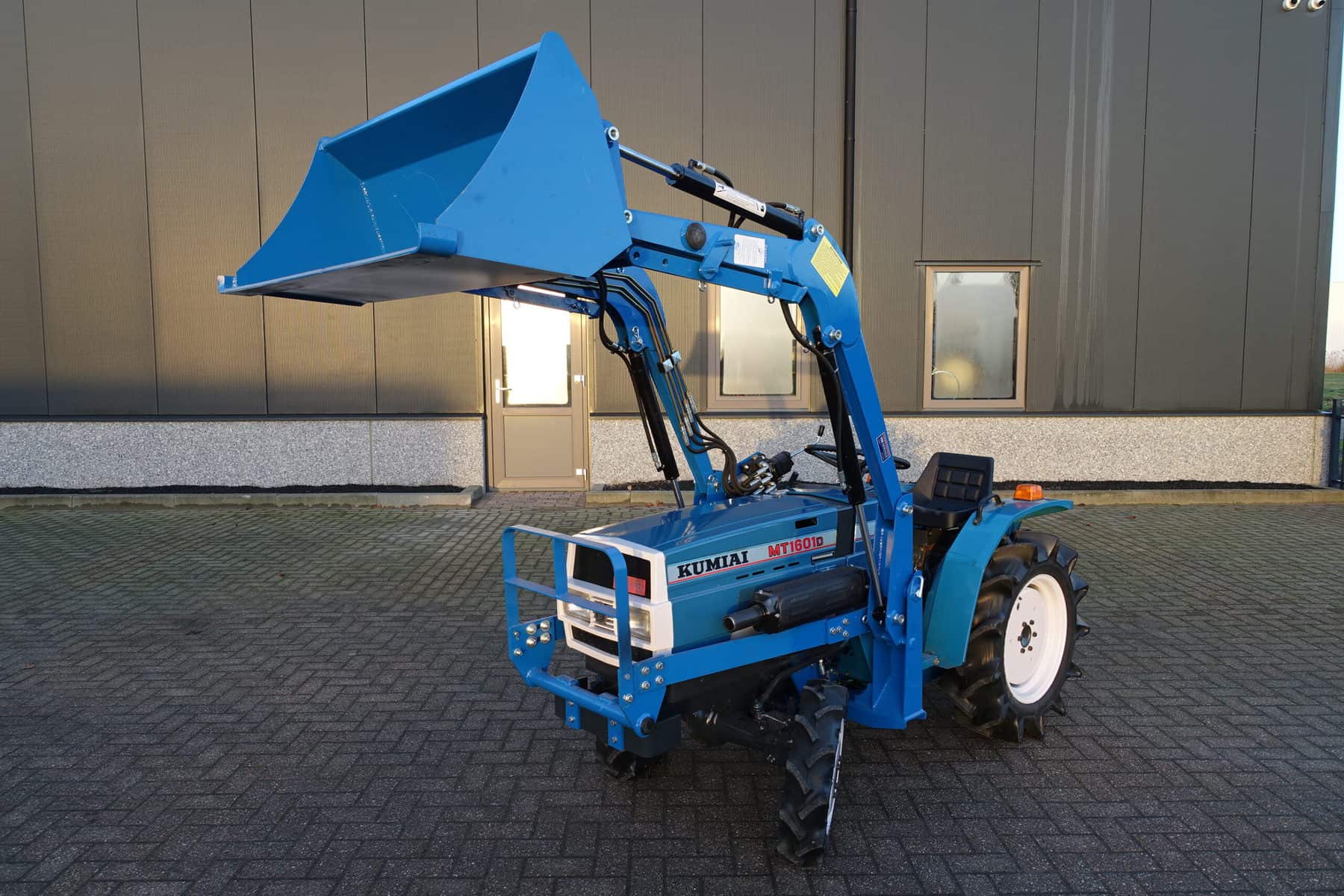 Mitsubsihi MT1601 4wd - Afbeelding 3