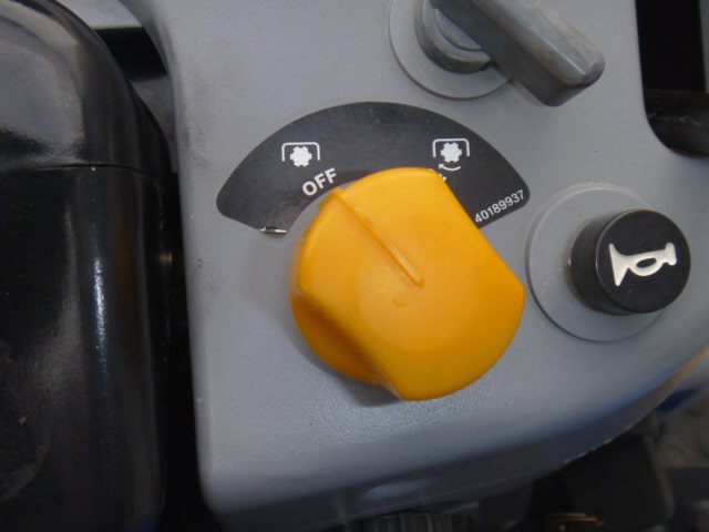 New Holland Boomer 30 4wd - Afbeelding 15