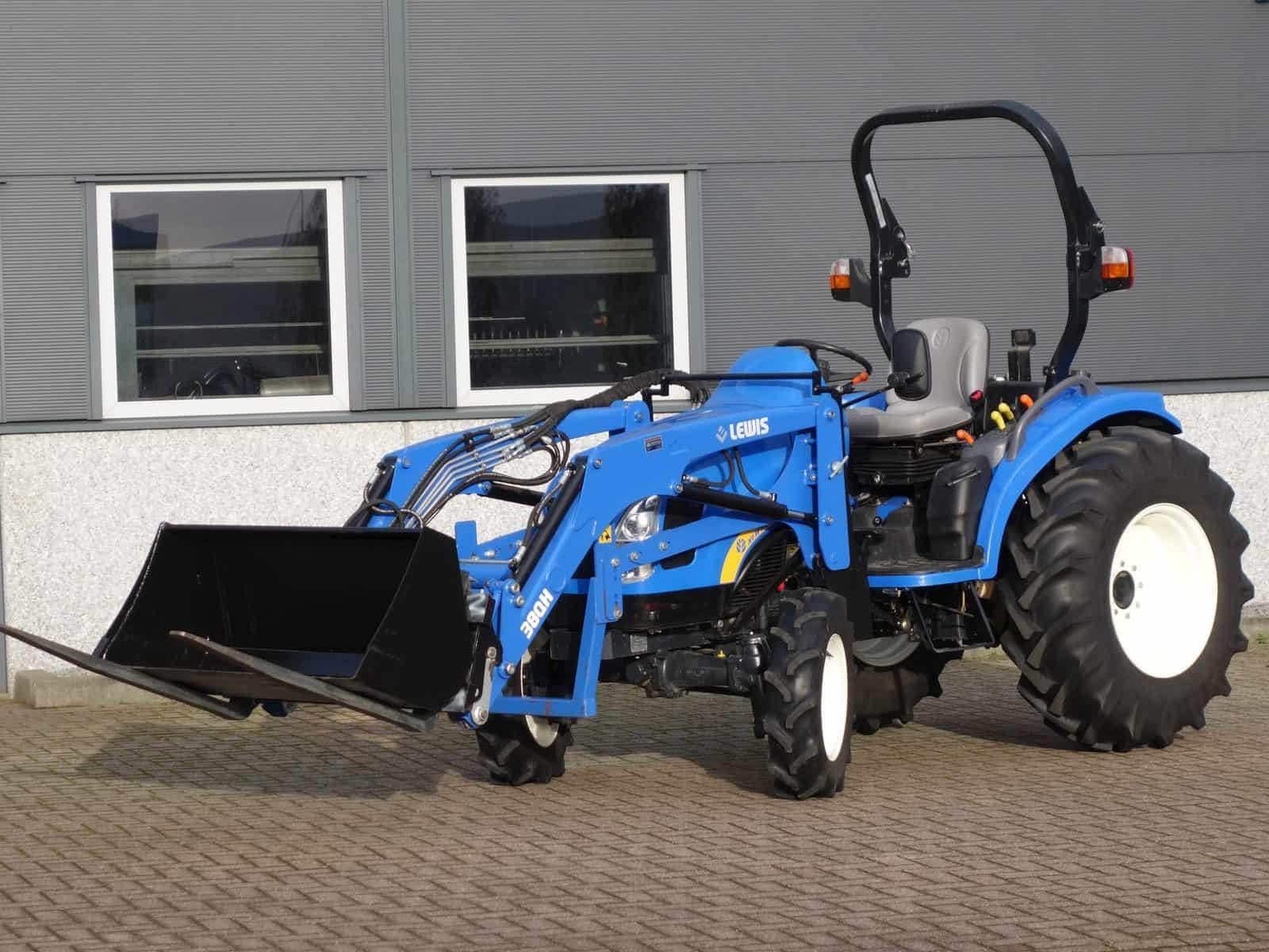New Holland Boomer 3040
