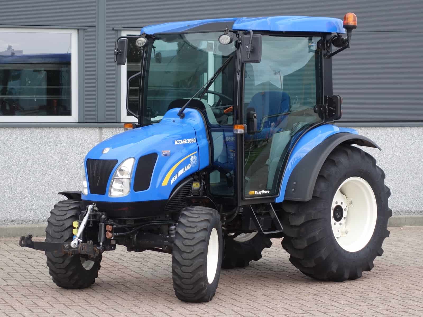 New Holland Boomer 3050