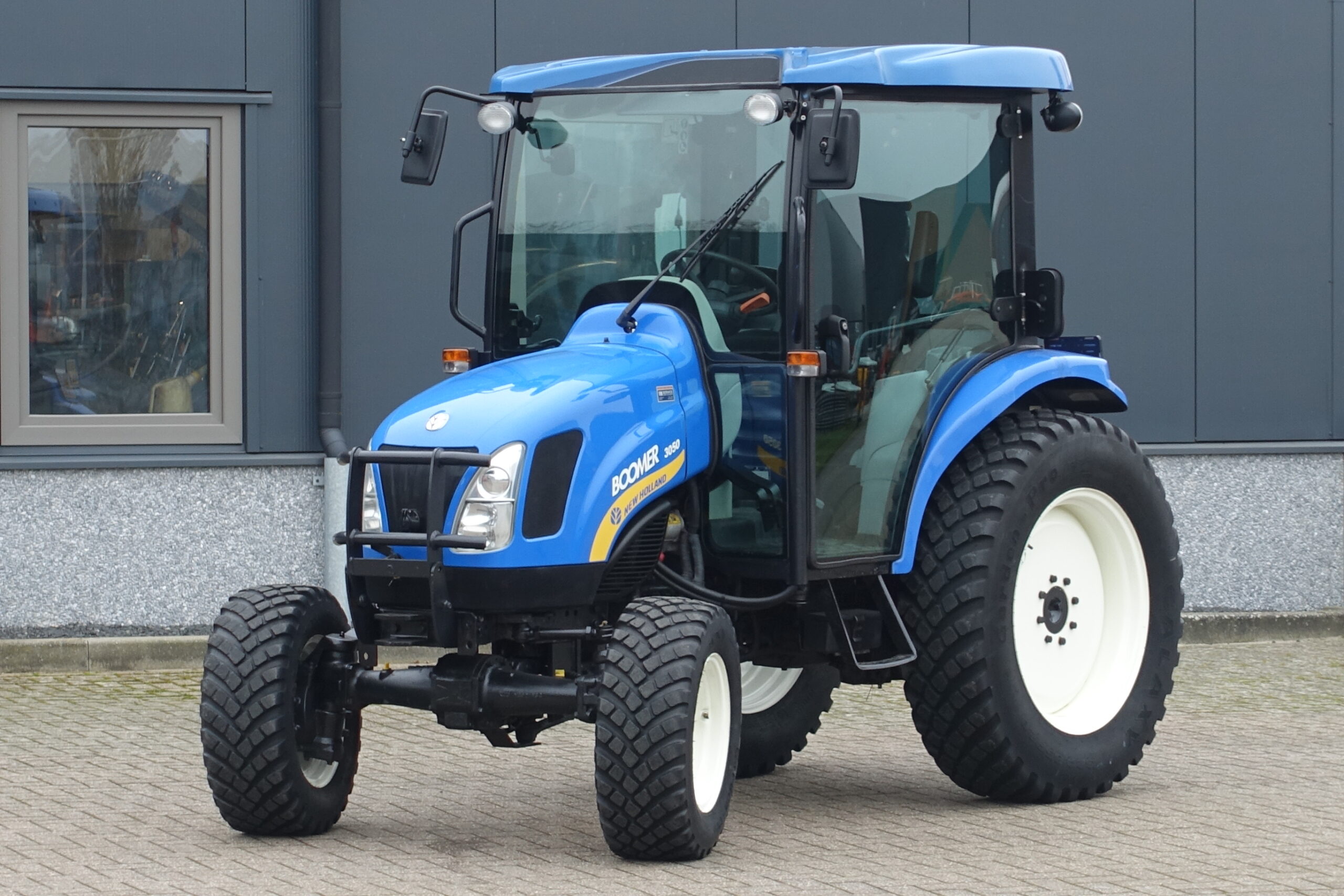 New Holland 3050 4wd CVT