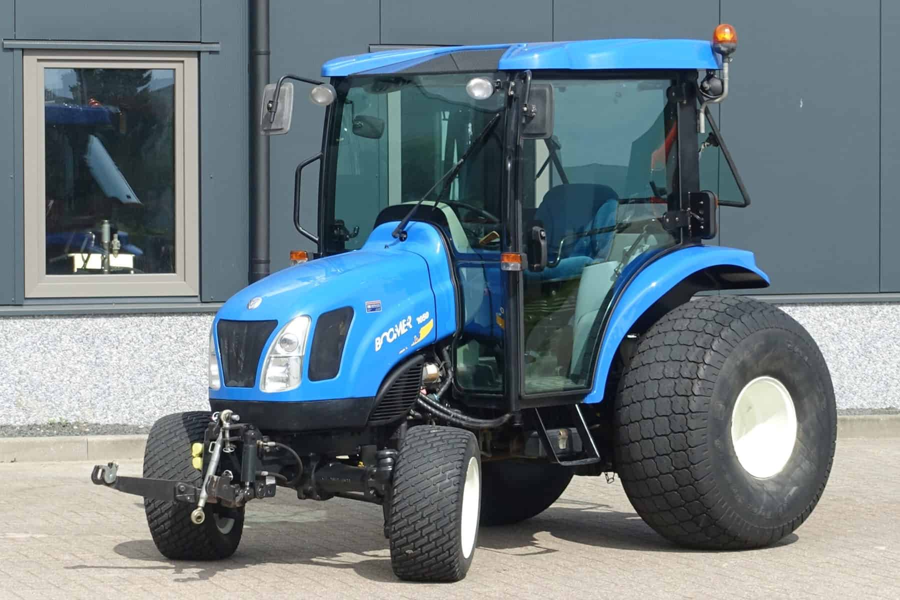 New Holland 3050 4wd CVT