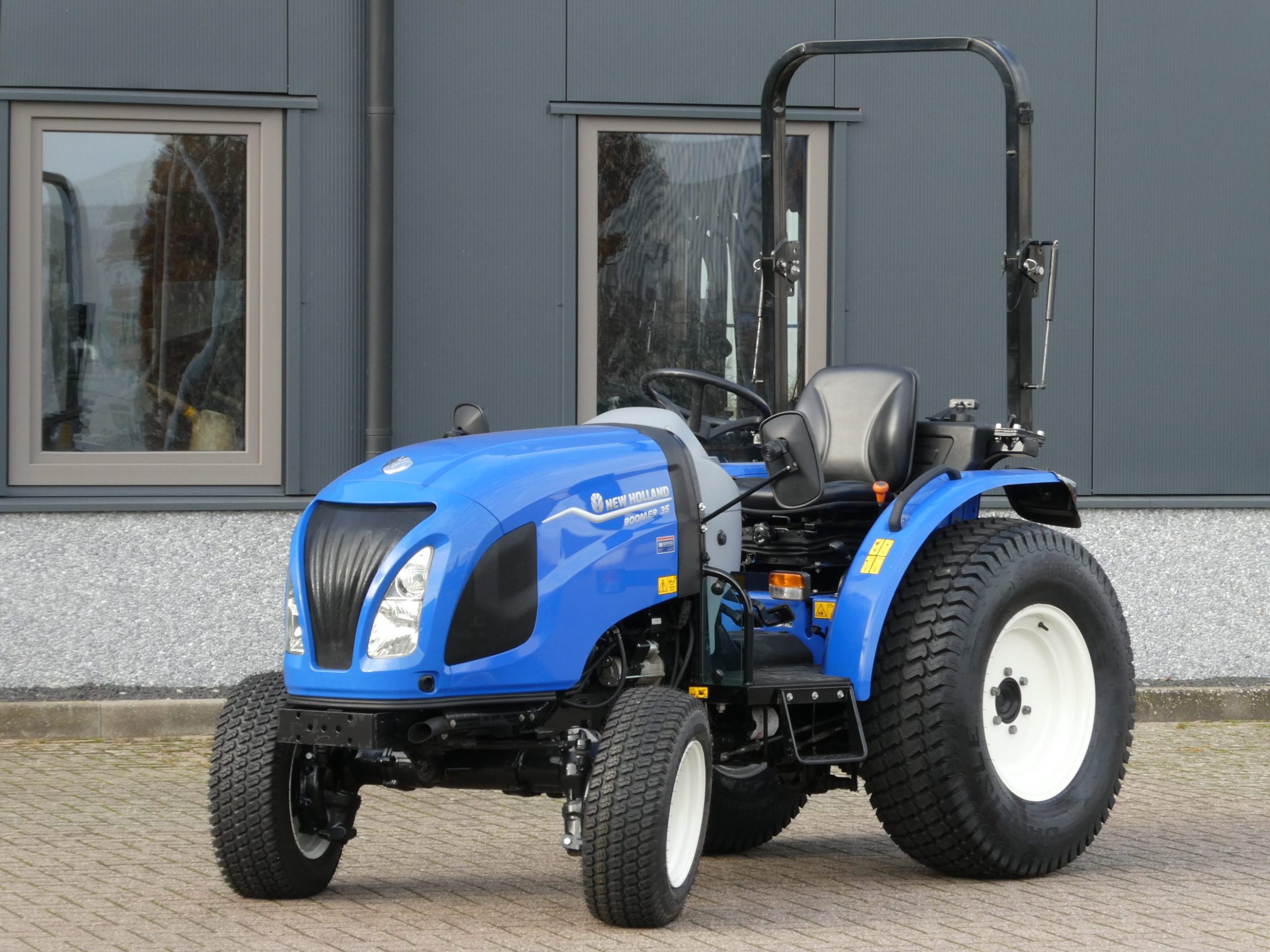 New Holland 35 4wd HST