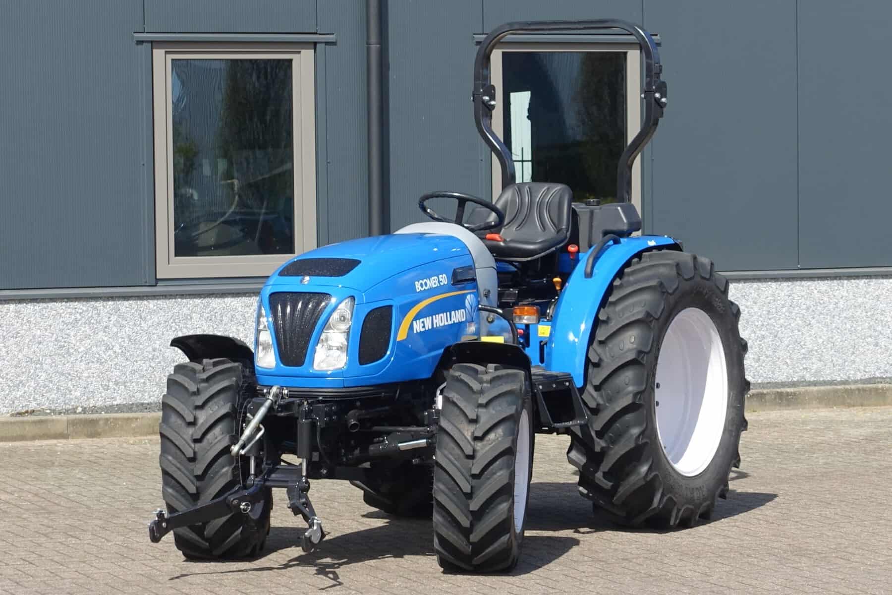 New Holland Boomer