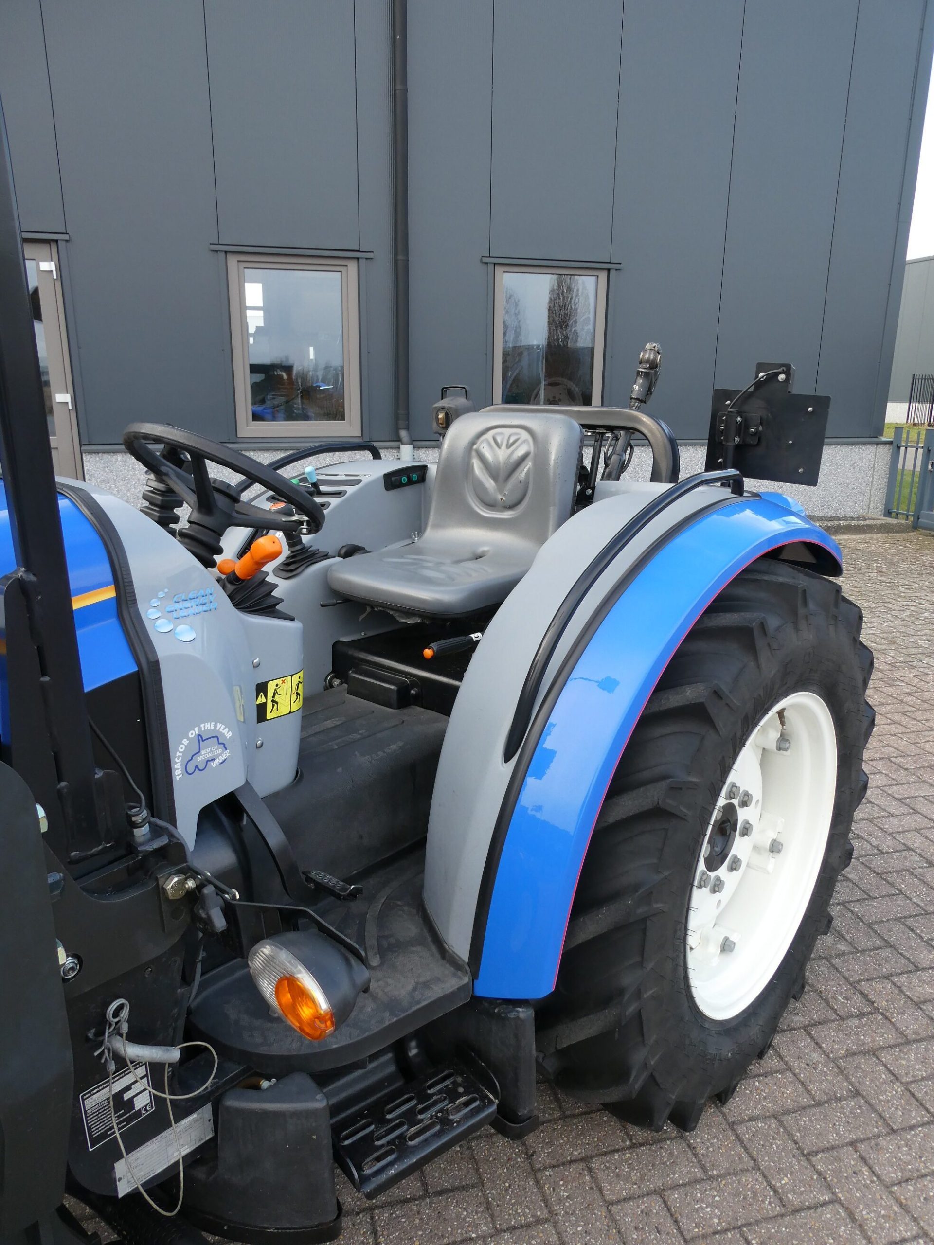 New Holland T3.65F 4wd - Afbeelding 14