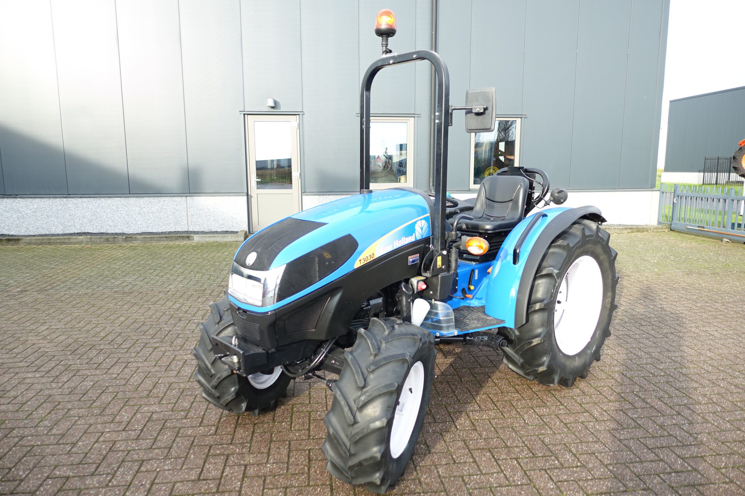 New Holland T3030 4wd - Afbeelding 3