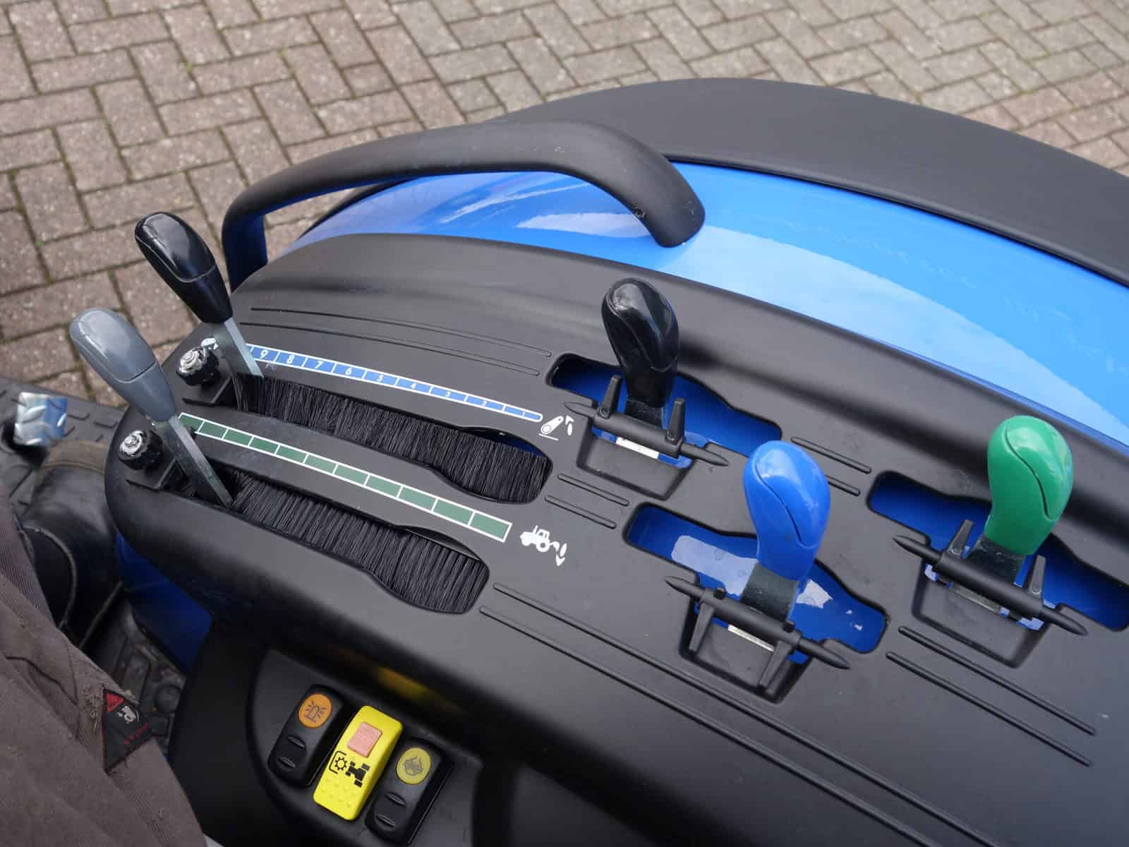 New Holland T3030 4wd - Afbeelding 15