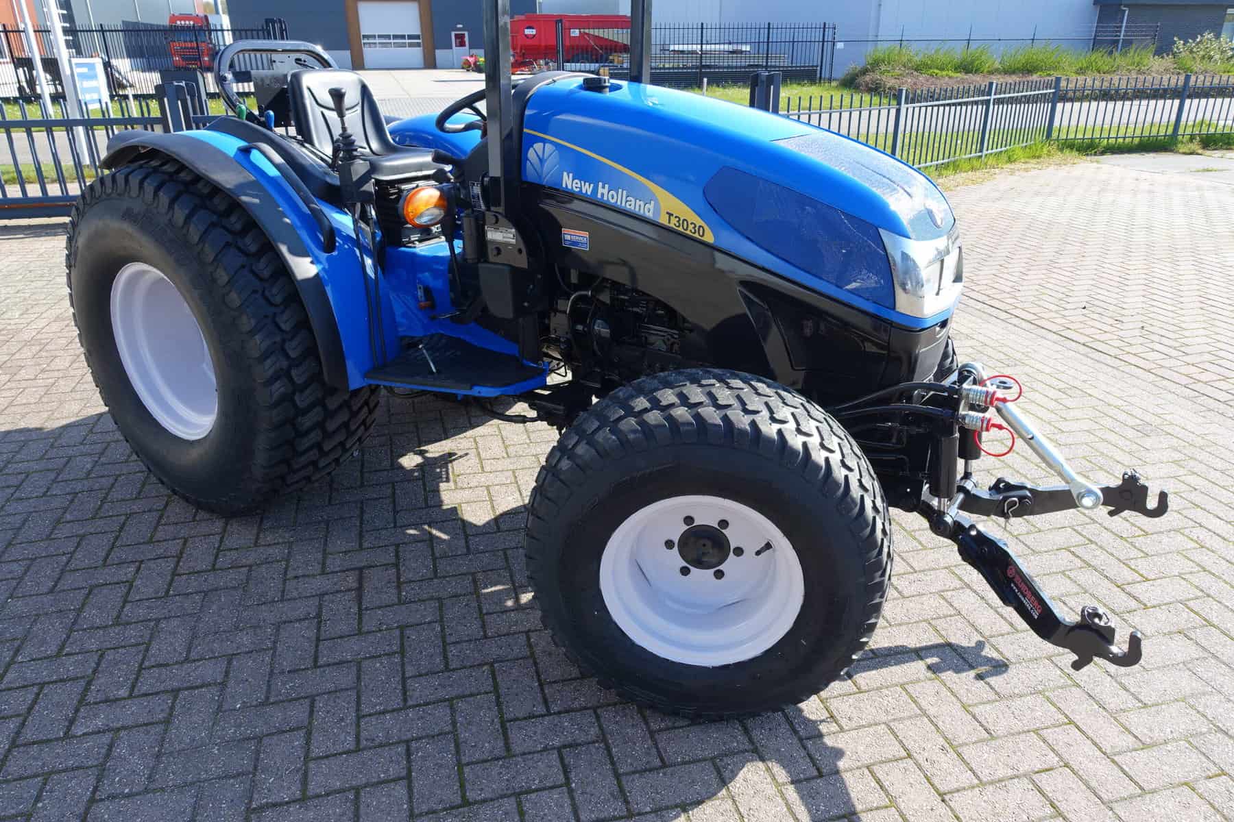 New Holland T3030 4wd - Afbeelding 2