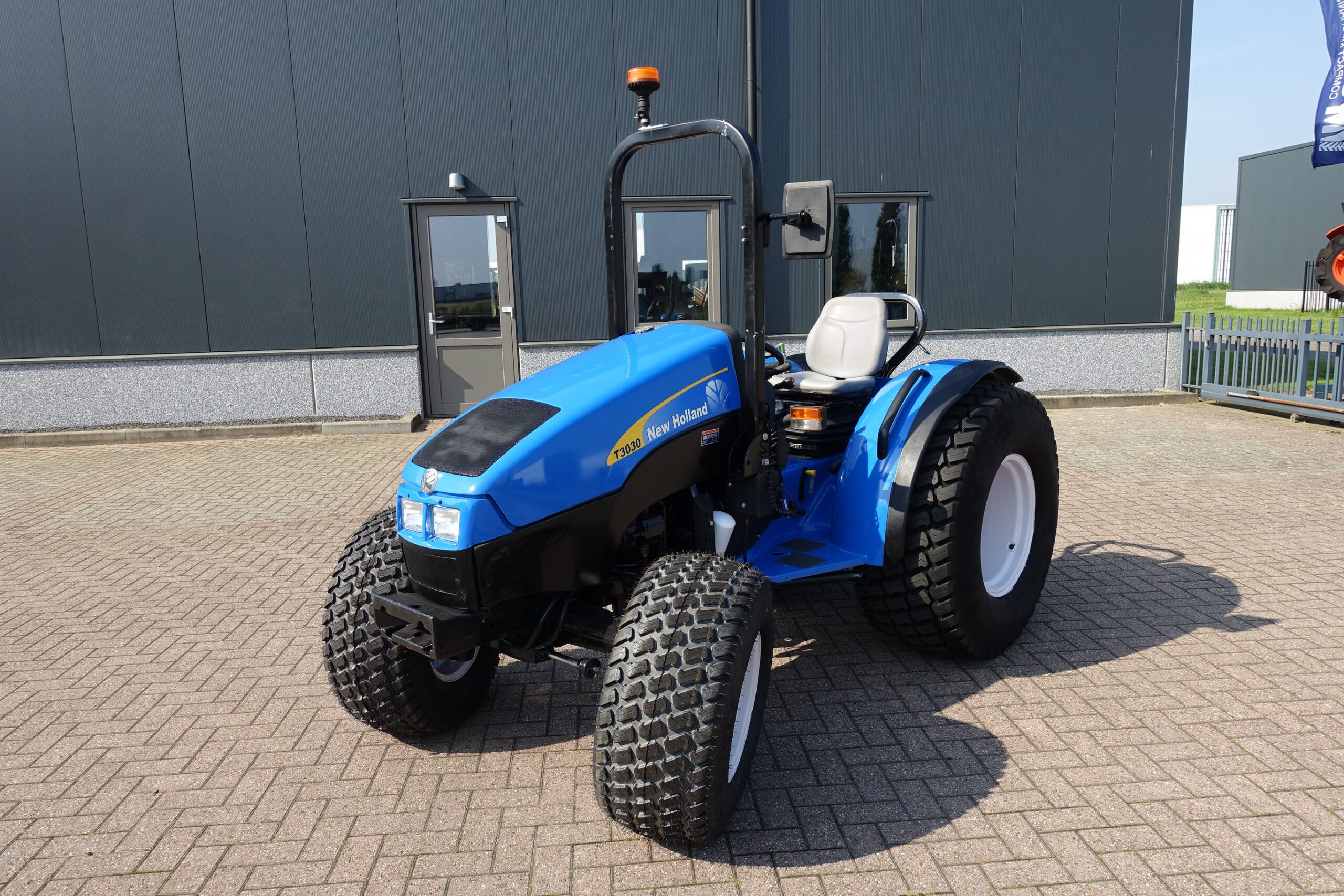 New Holland T3030 4wd - Afbeelding 3
