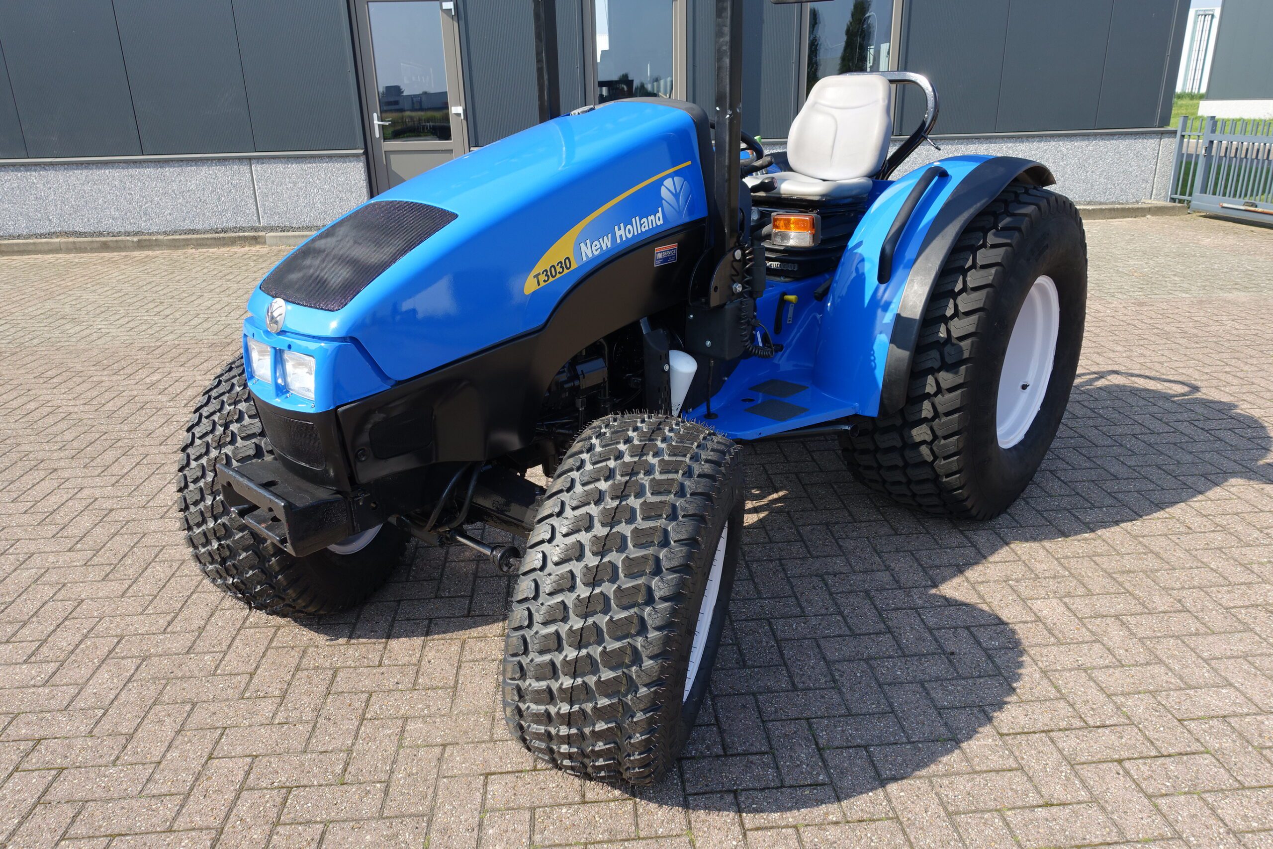 New Holland T3030 4wd - Afbeelding 4