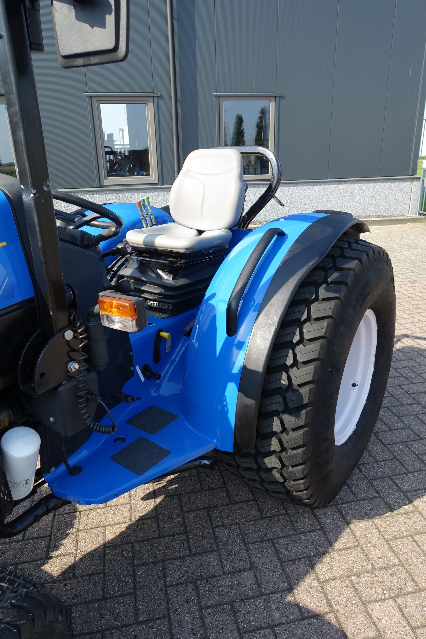 New Holland T3030 4wd - Afbeelding 8