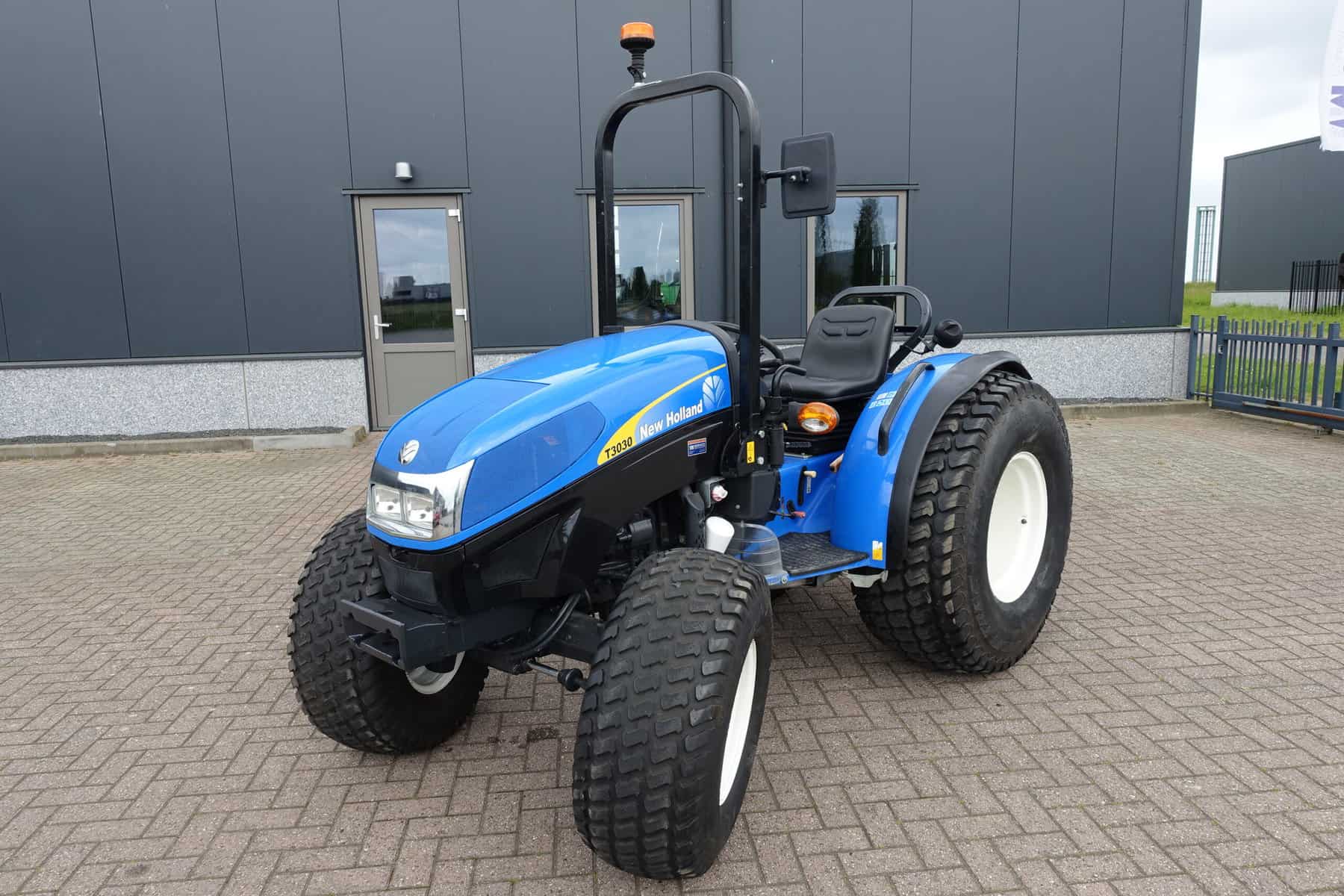 New Holland T3030 4wd - Afbeelding 3