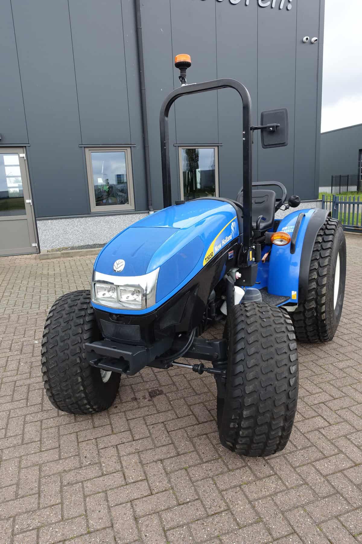 New Holland T3030 4wd - Afbeelding 4