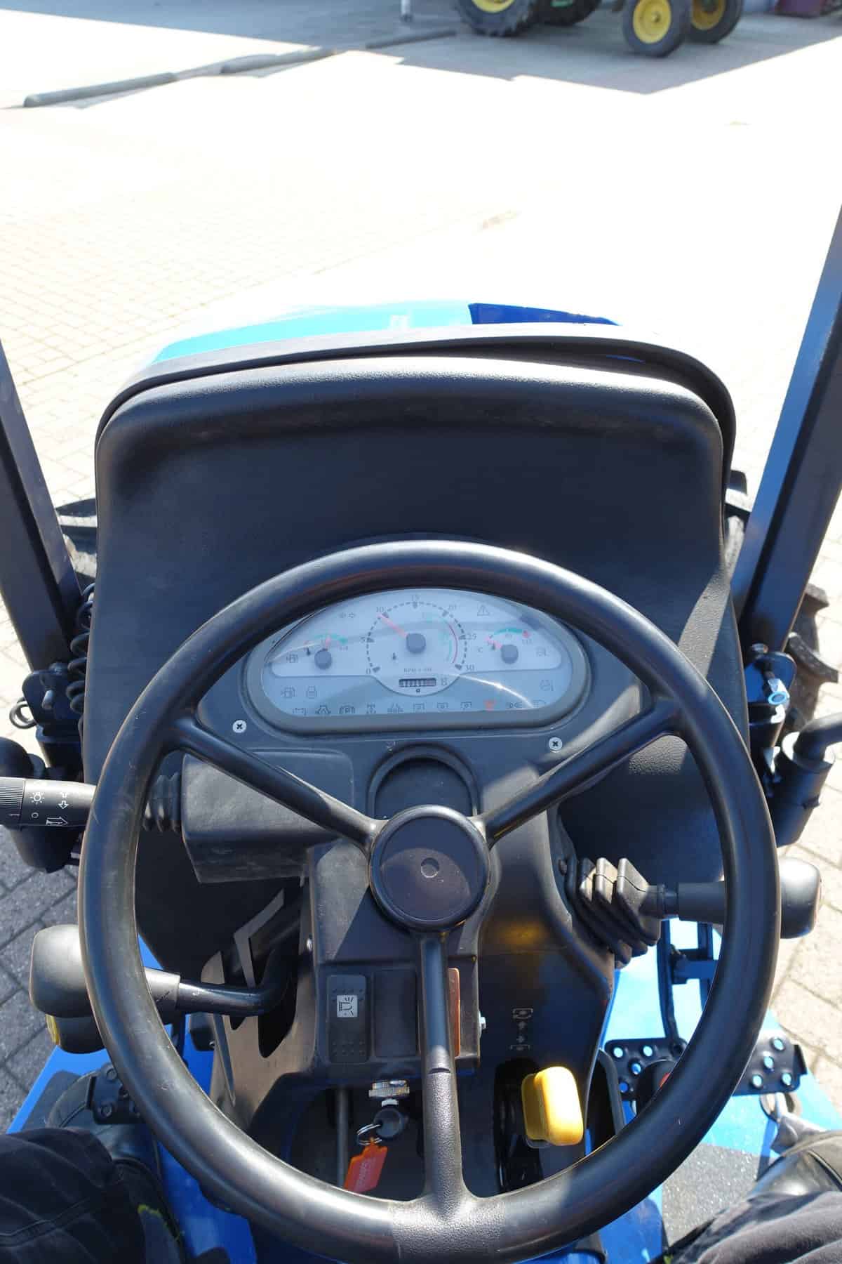 New Holland TCE50 4wd - Afbeelding 11