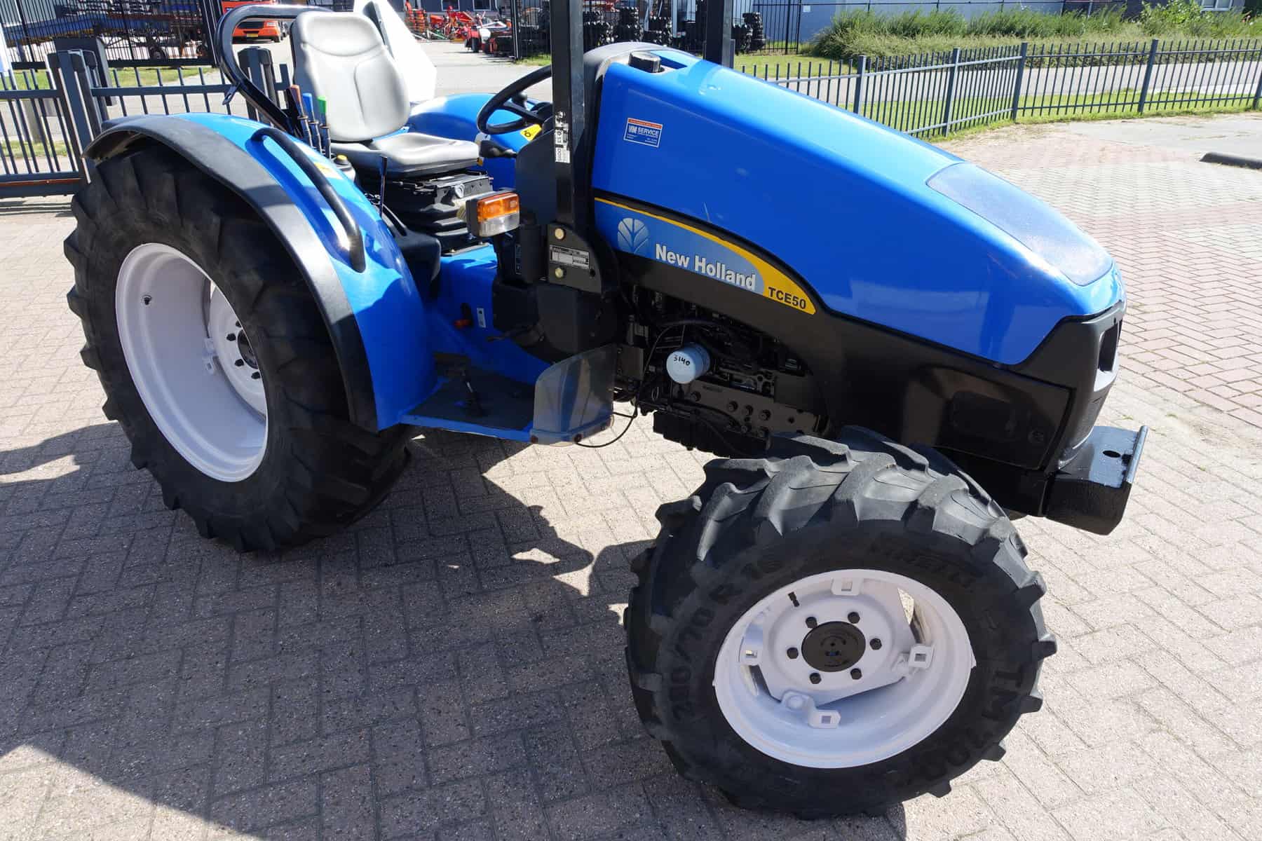 New Holland TCE50 4wd - Afbeelding 2