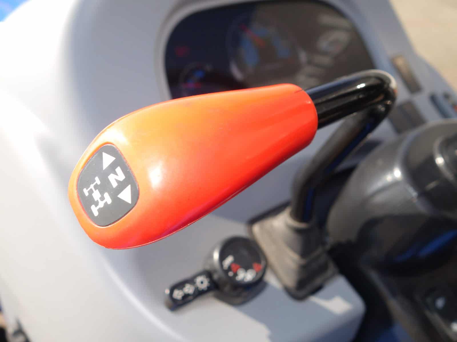 New Holland 35 4wd - Afbeelding 11