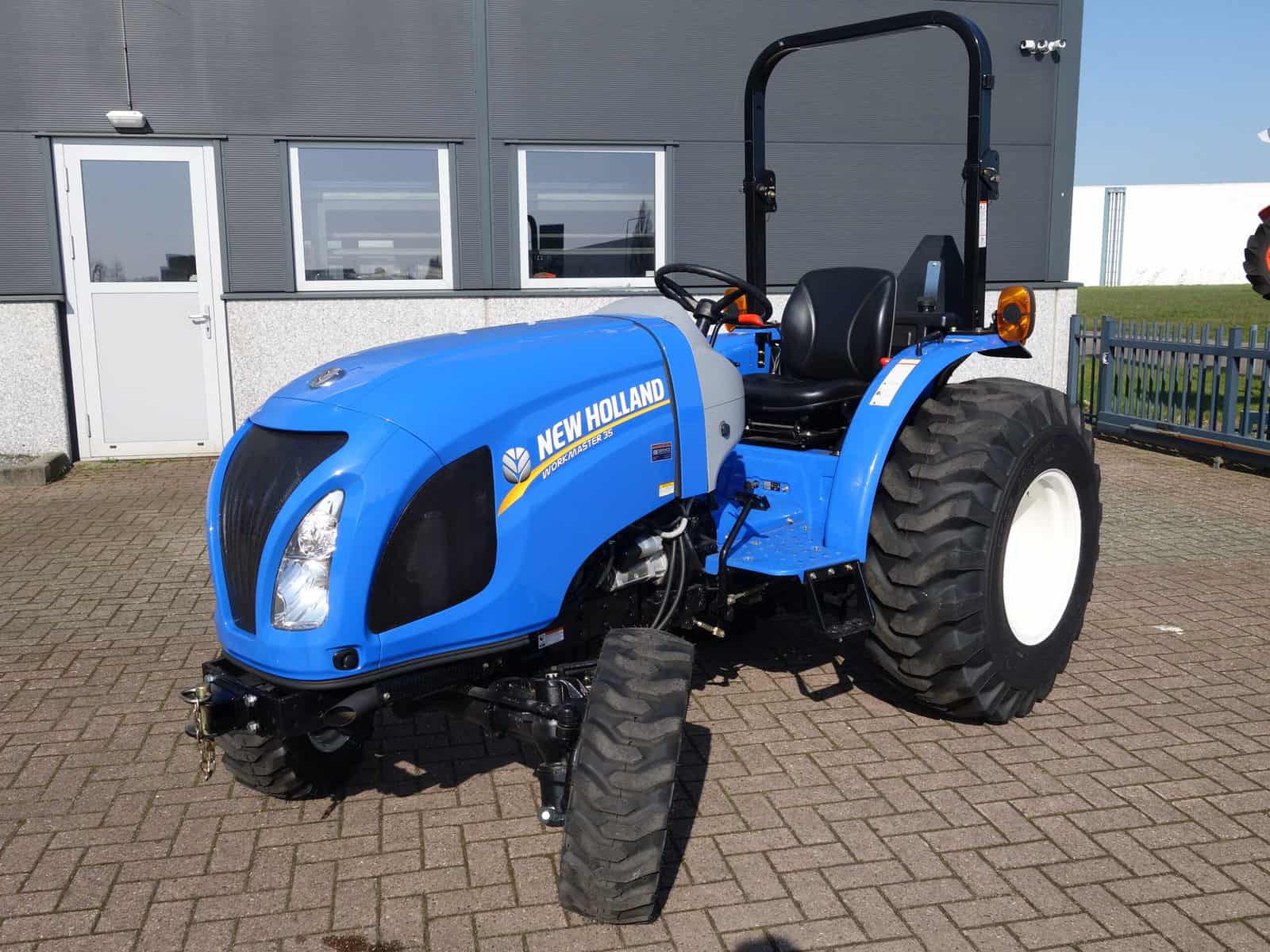 New Holland 35 4wd - Afbeelding 3