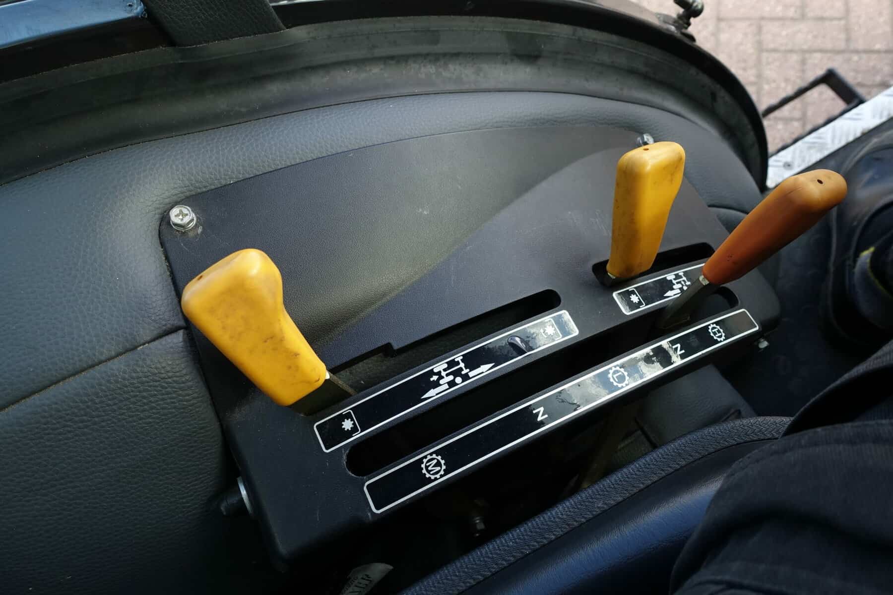 Shibaura ST330 4wd HST - Afbeelding 17