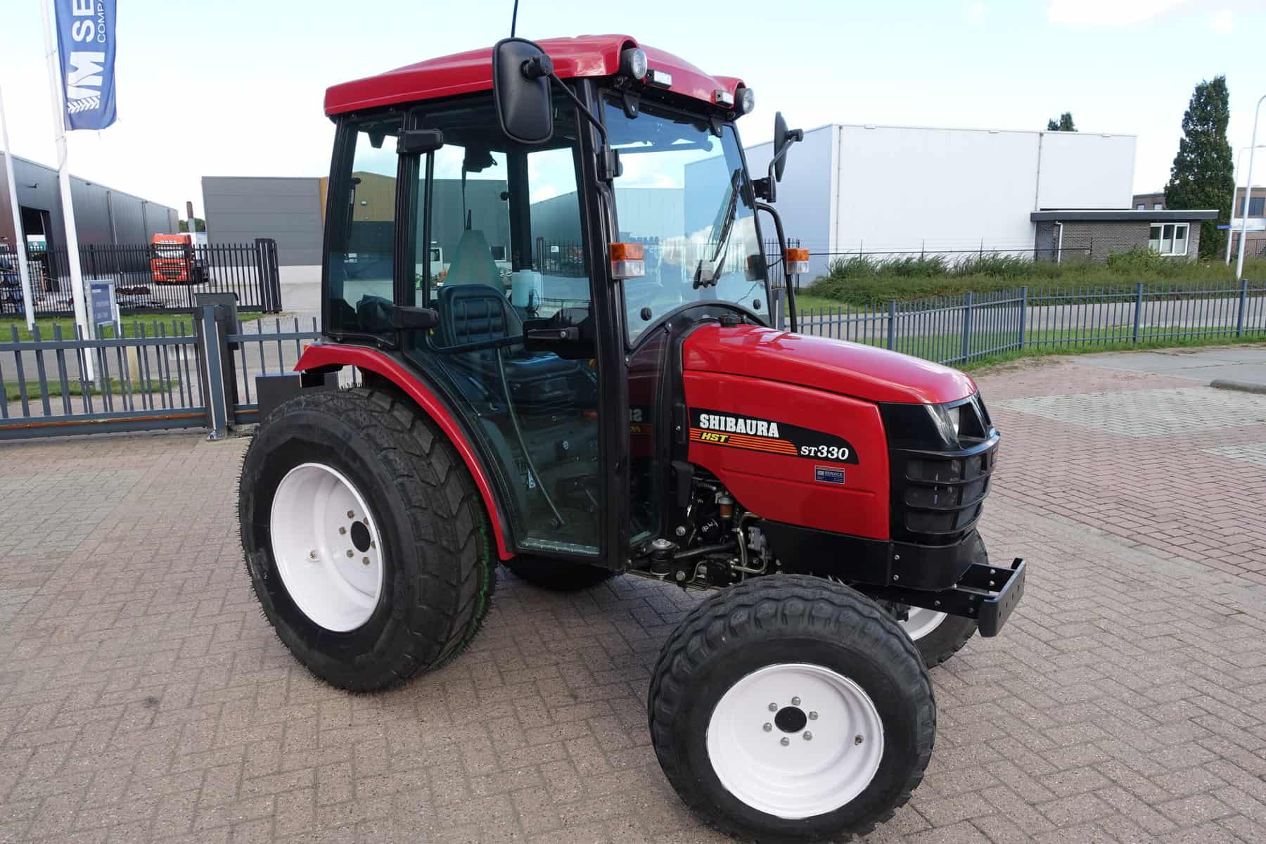 Shibaura ST330 4wd HST - Afbeelding 2