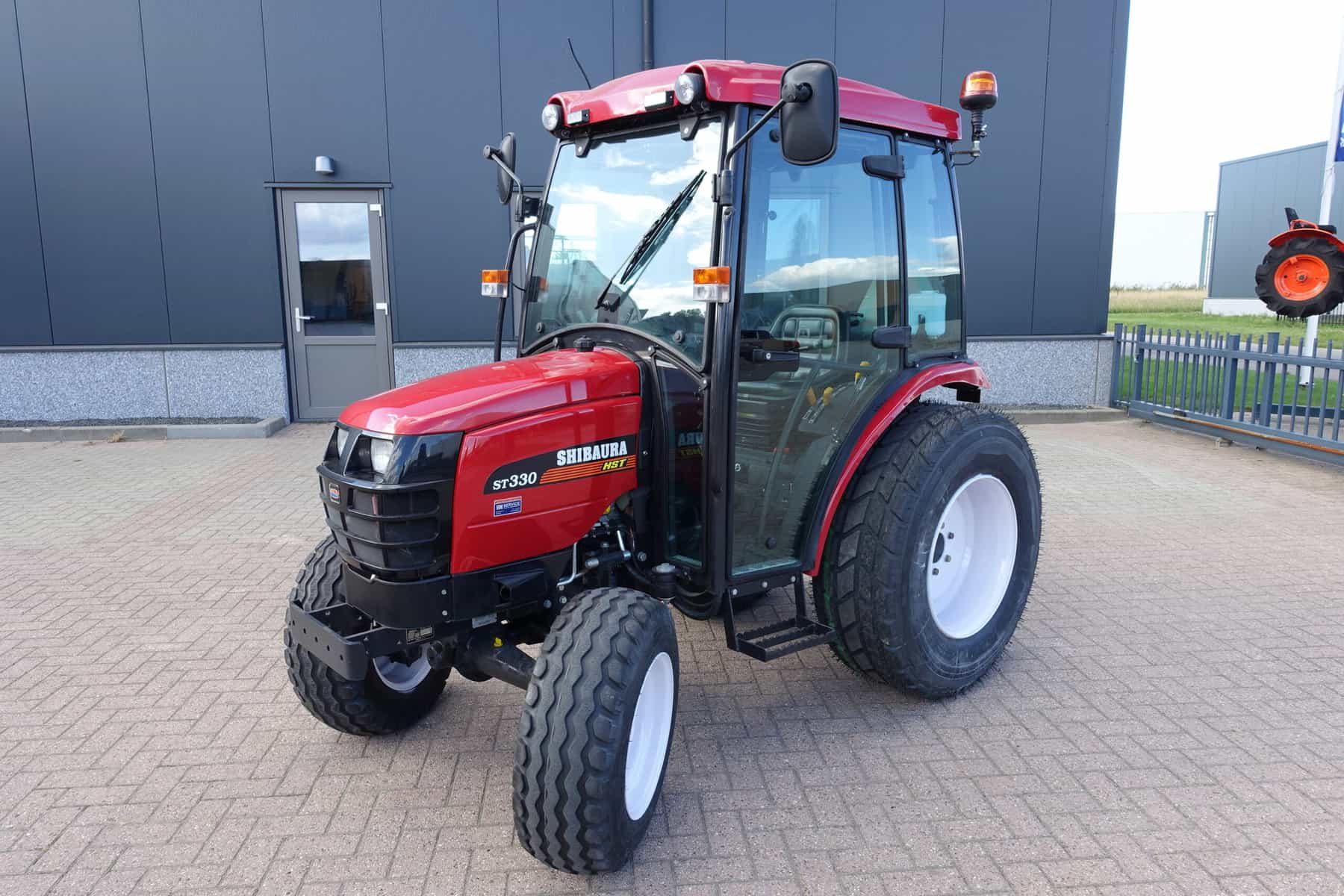 Shibaura ST330 4wd HST - Afbeelding 3