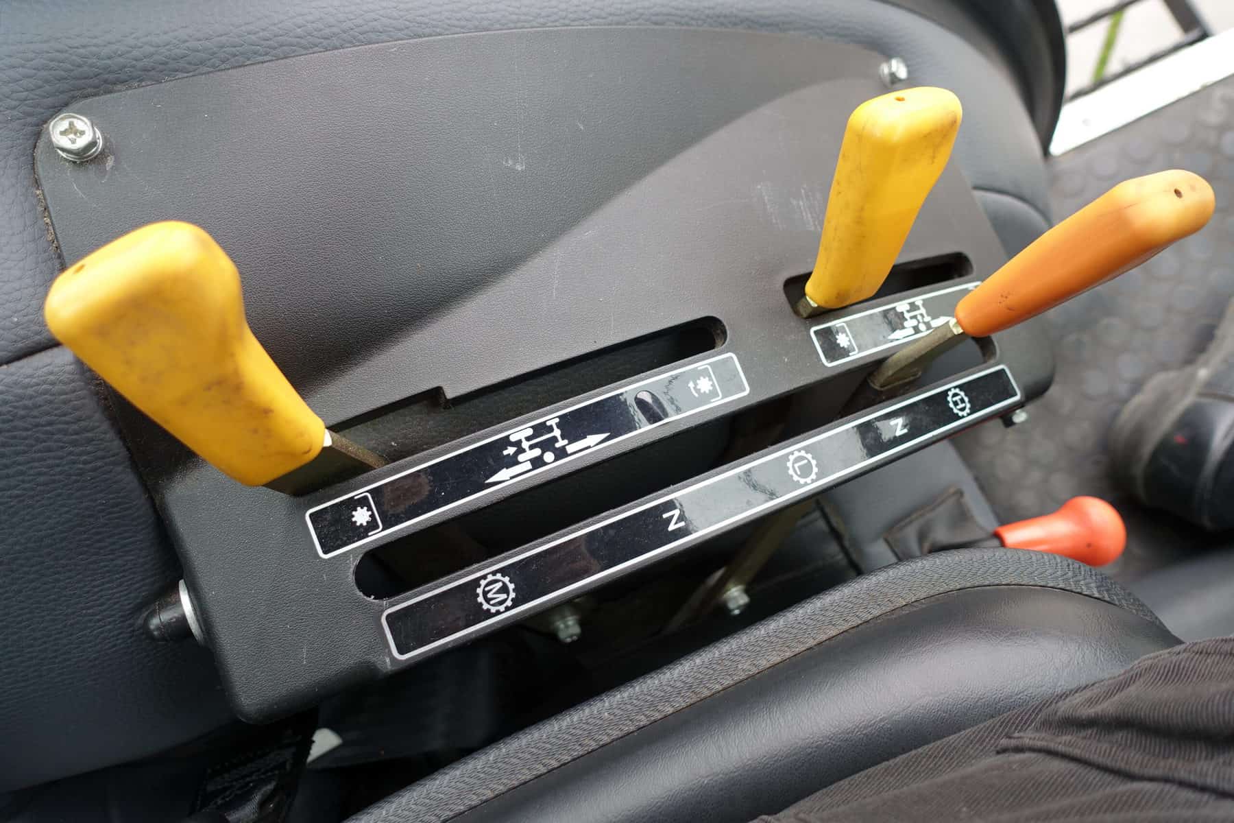 Shibaura ST330 4wd HST - Afbeelding 14