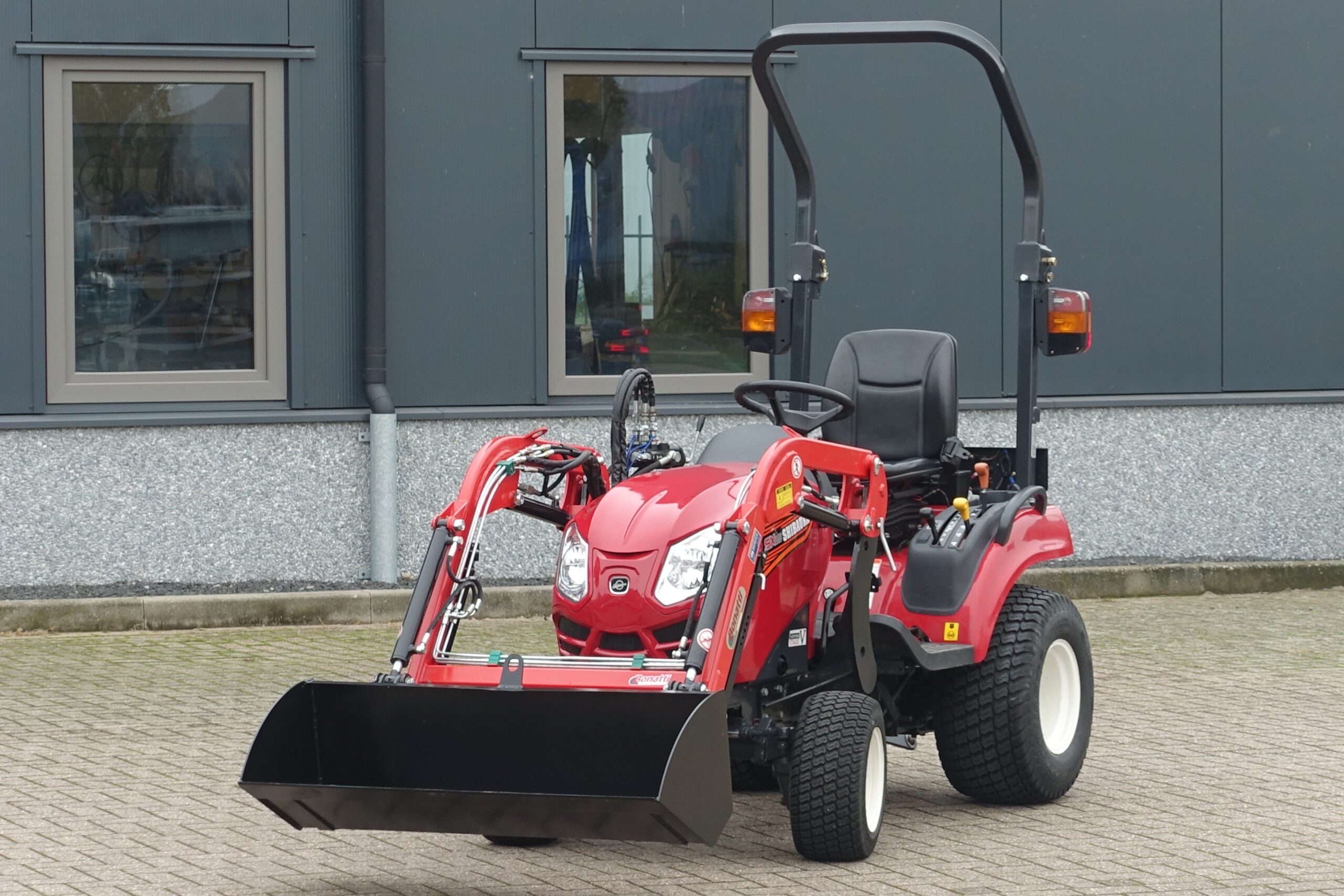 Shibaura SX-25 4wd HST