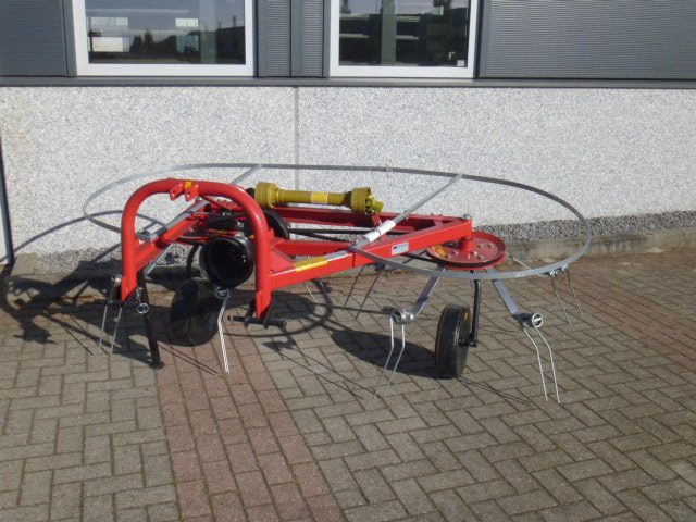 Tarpan Pro Hooischudder