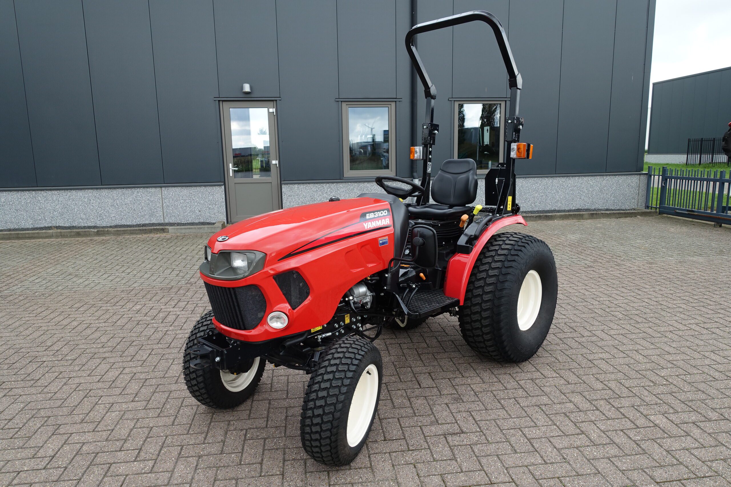 Yanmar EB3100 4wd HST - Afbeelding 3