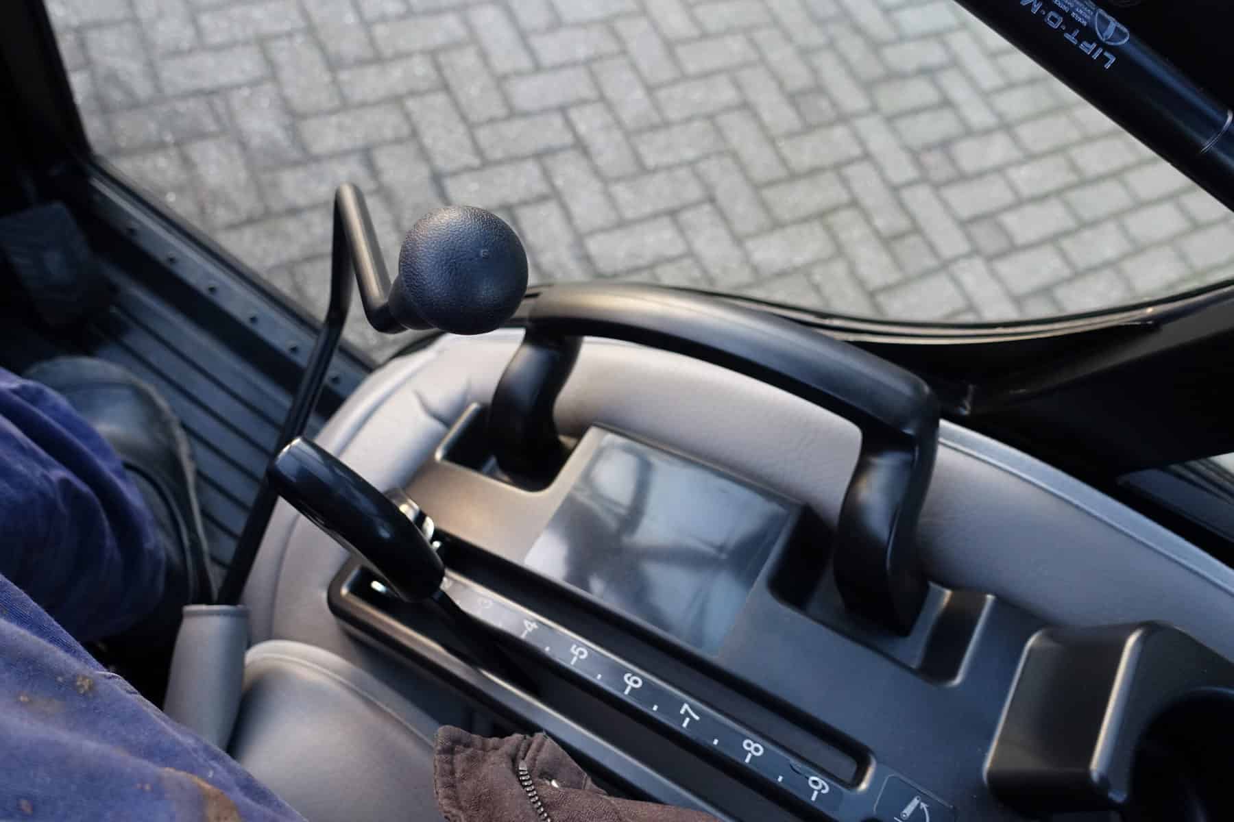 Yanmar EB3100 4wd HST - Afbeelding 15