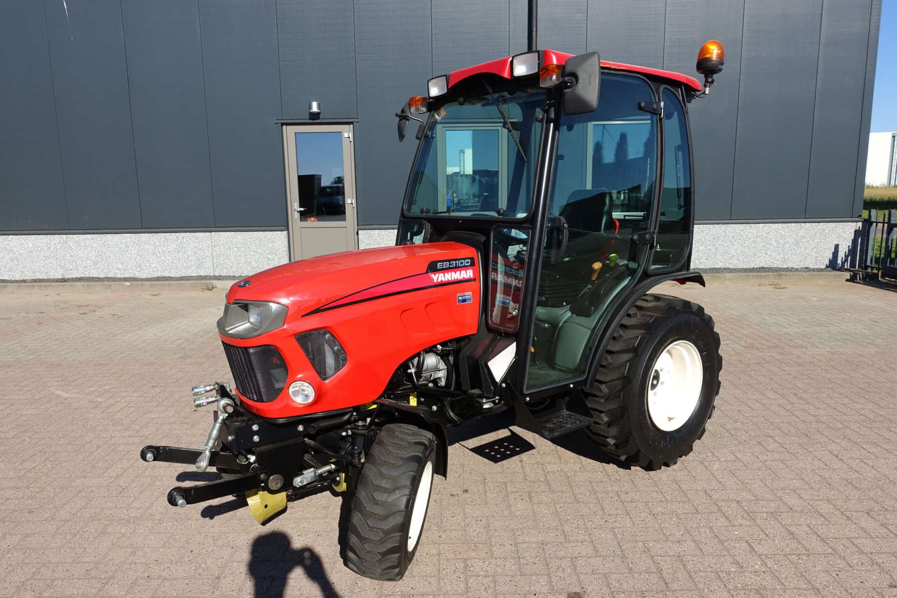 Yanmar EB3100 4wd HST - Afbeelding 3