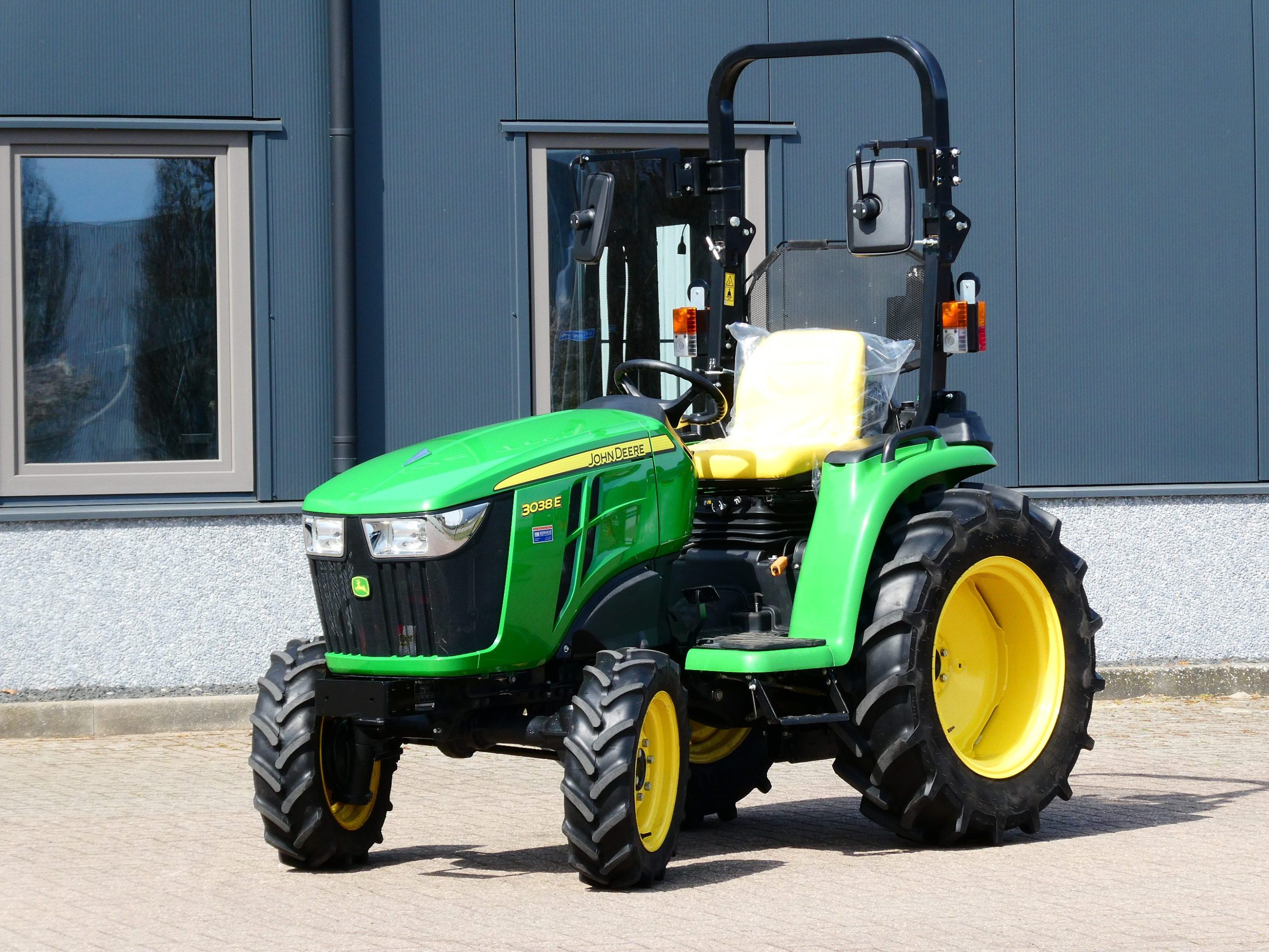 John Deere 3038E 4wd HST